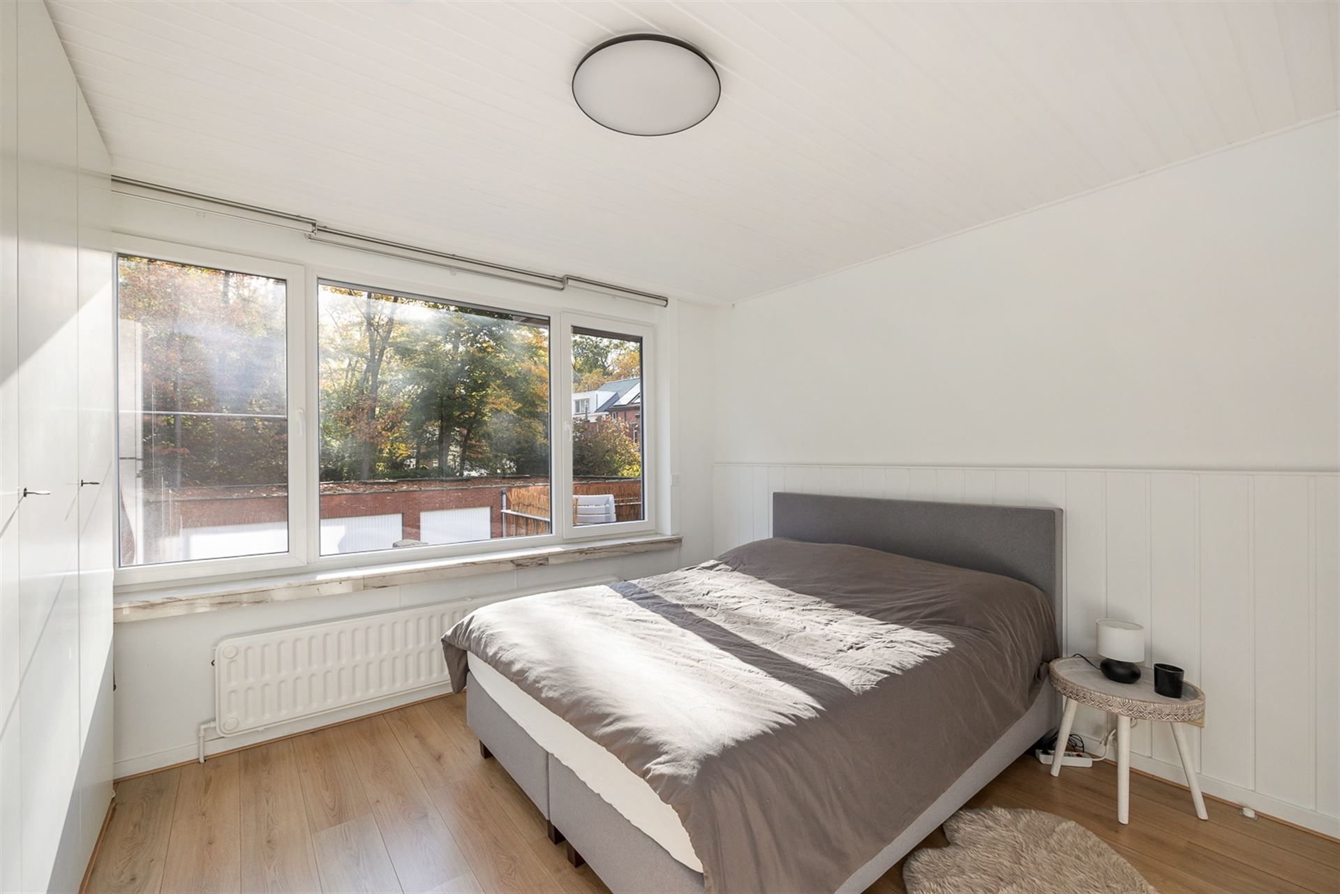 Instapklaar Appartement met Terras en Garage foto 9