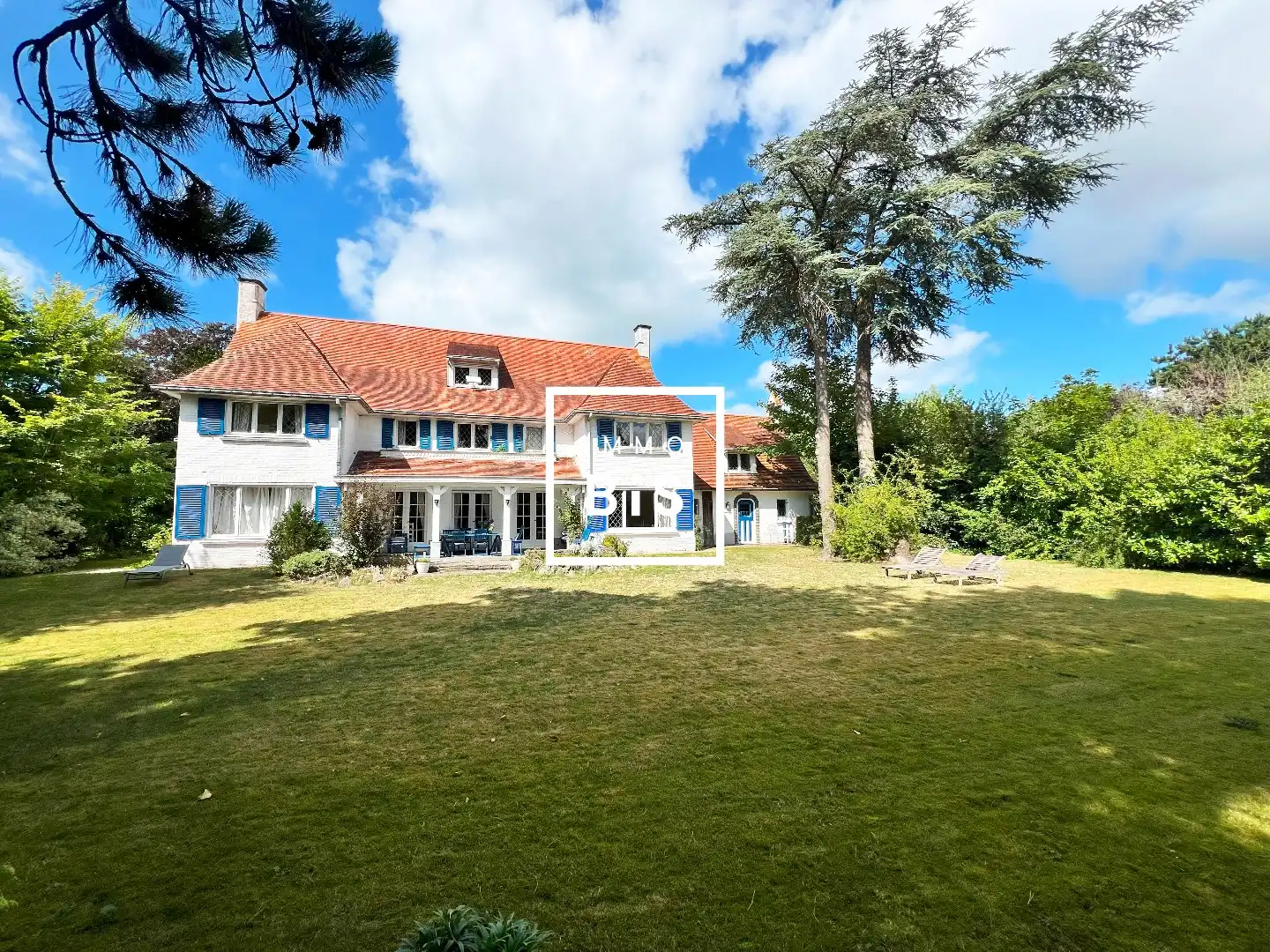 Imposante karaktervolle villa ideaal gelegen in het hart van het Zoute foto 4