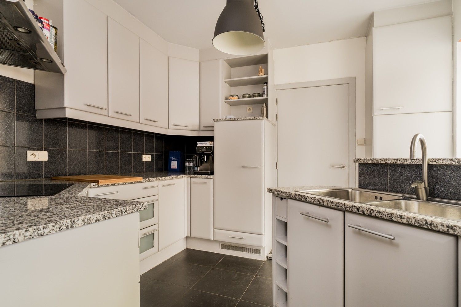 Halfopen bebouwing met ruime garage en prachtig uitzicht op de velden foto 10