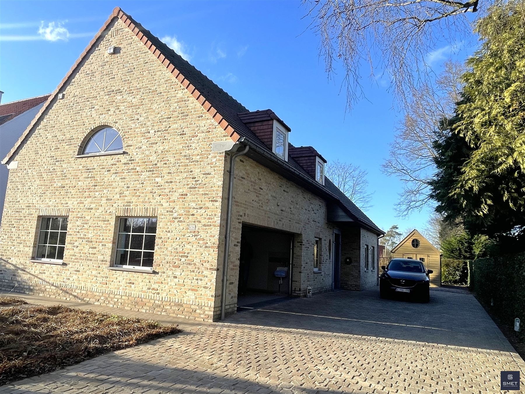 PRACHTIGE VILLA MET 4 SLPKS EN DUB GARAGE foto 3