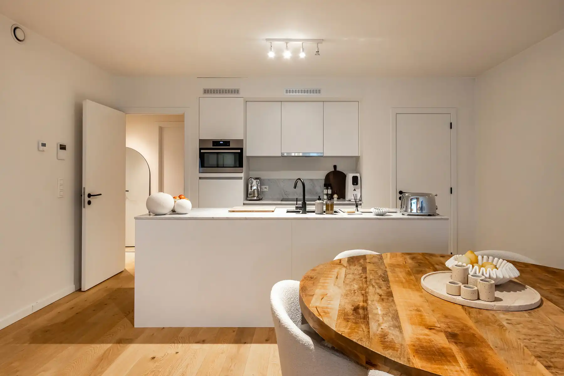 Recent gelijkvloersappartement met 3 slaapkmrs & staanplaats foto 11