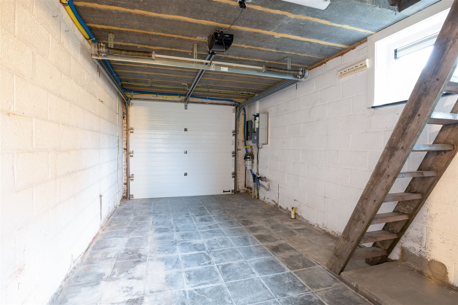 Gezellige gerenoveerde woning in een rustige wijk, met ruime tuin en garage foto 17