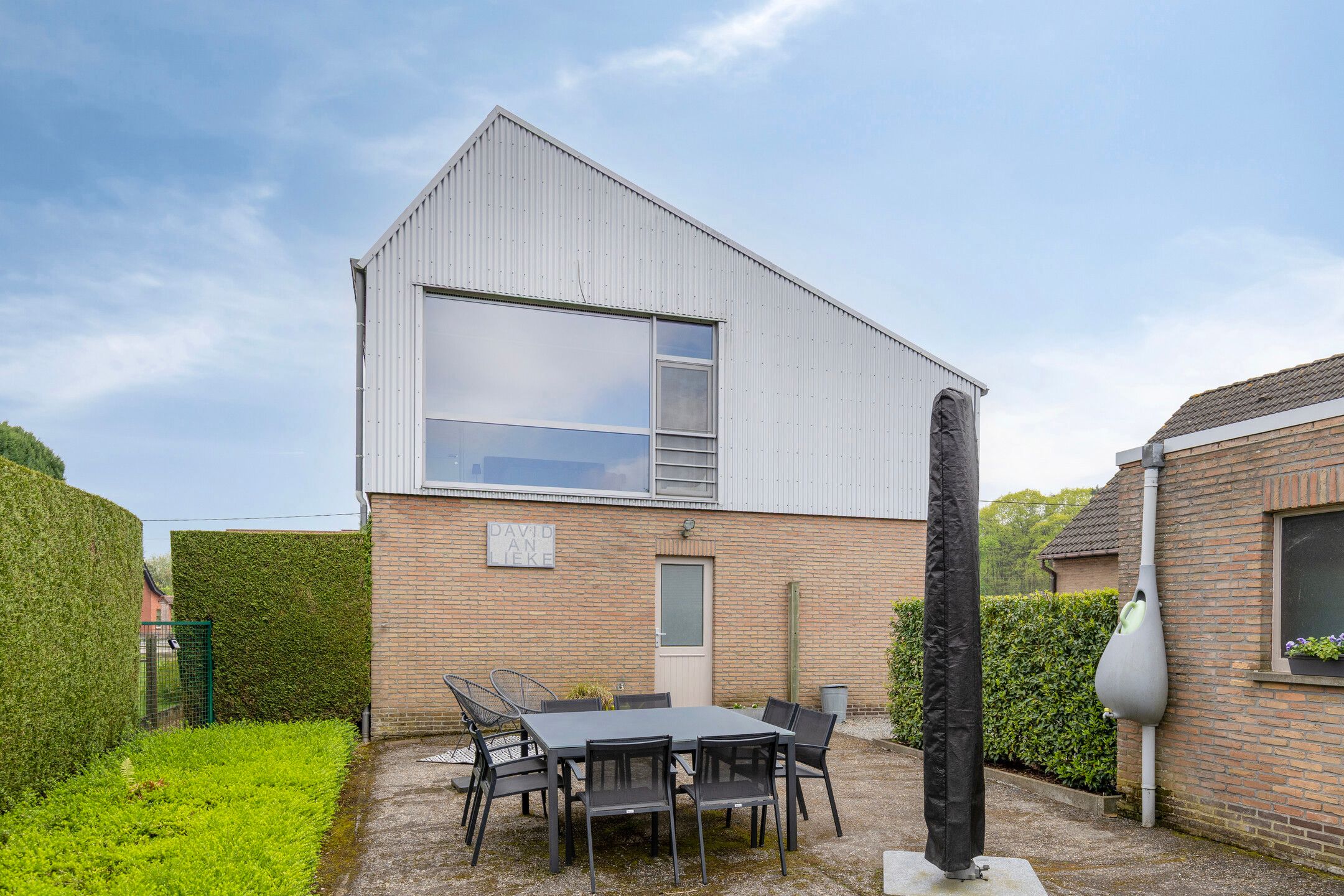 Volledig gerenoveerde woning foto 23