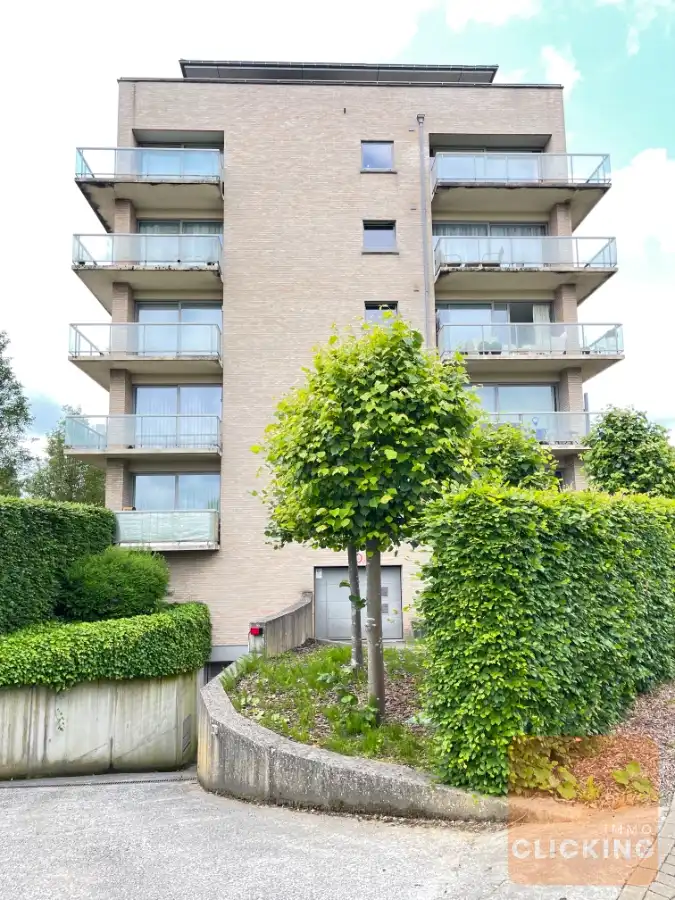 Uitzonderlijke penthouse met 3 slaapkamers en fantastisch terras (200m2) foto {{pictureIndex}}