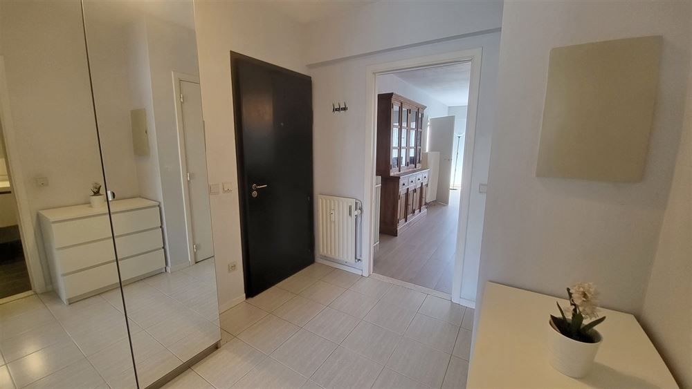 Ruim en gemeubels appartement | Stadspark foto 4