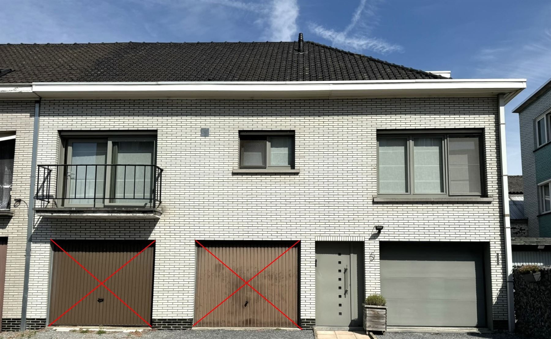 instapklare woning met drie slaapkamers en grote garage foto 1