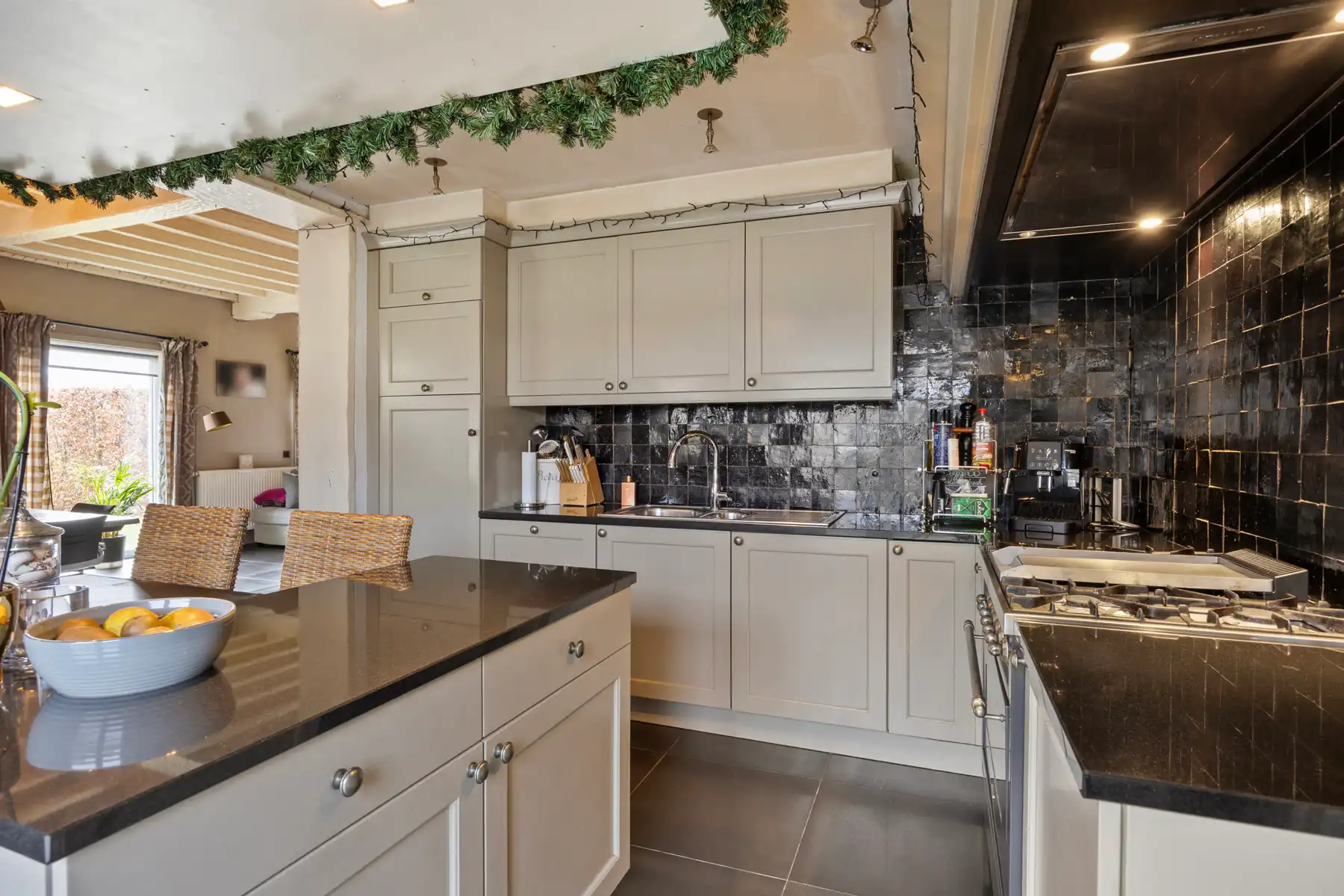 Villa met 4slpk, 2 badkamers en loods van 200 m²  foto 9