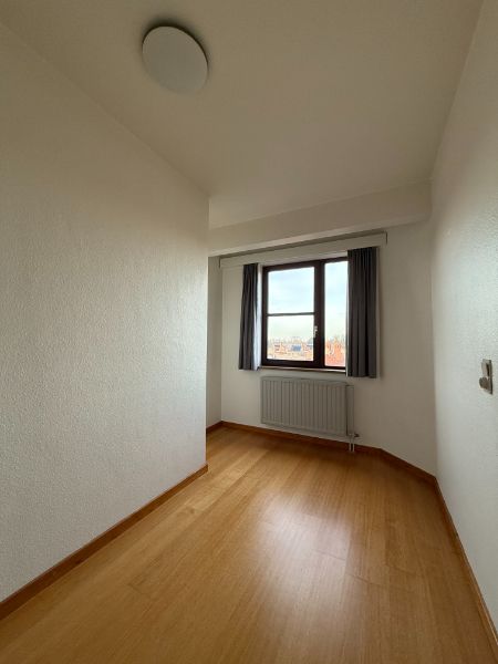 Rustig en zongeoriënteerd 3-slaapkamerappartement met terras en open uitzicht op water foto 12