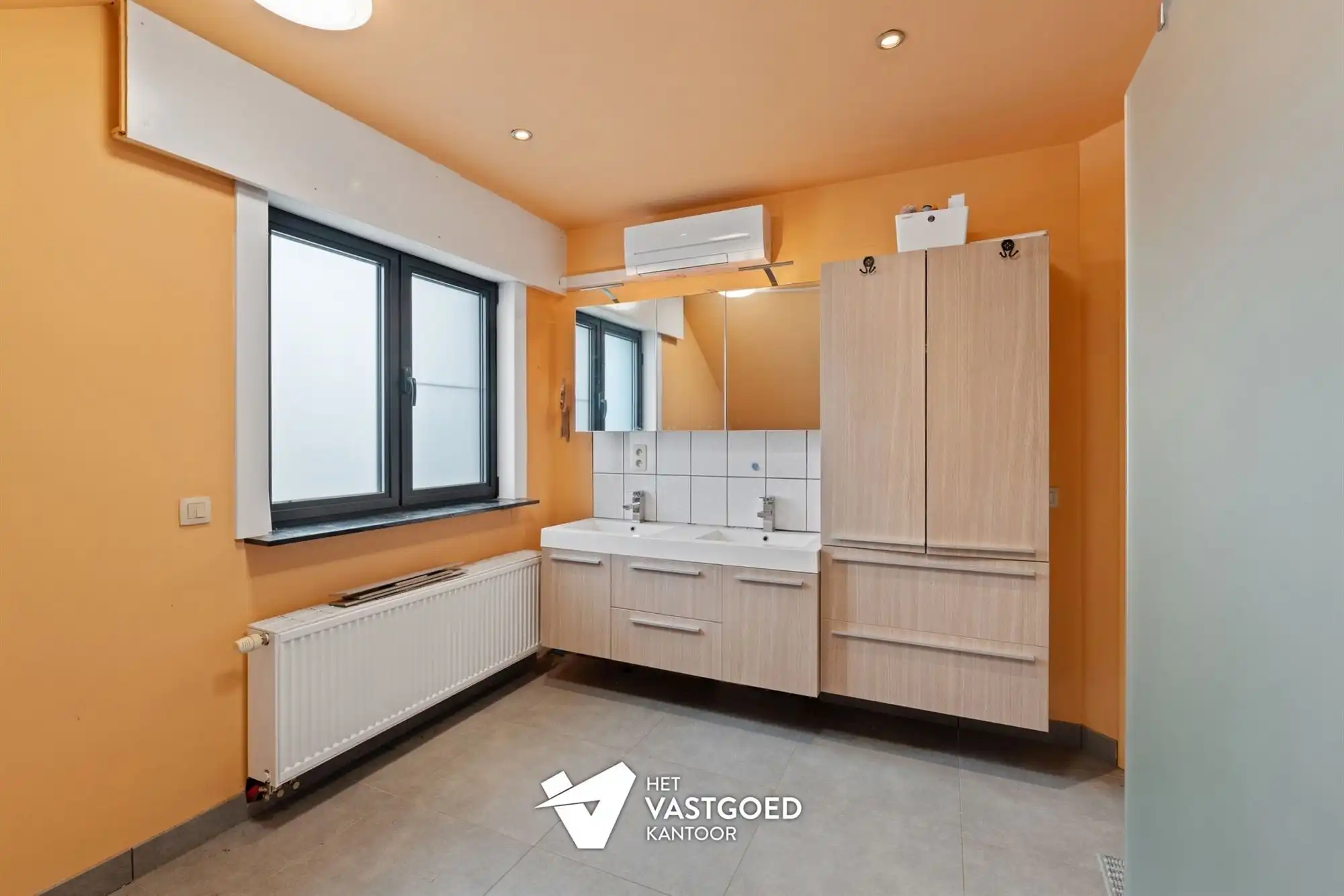 RUIME WONING MET 3 SLAAPKAMERS UITERST RUSTIG GELEGEN OP EEN PERCEEL VAN 10 ARE TE PAAL foto 15