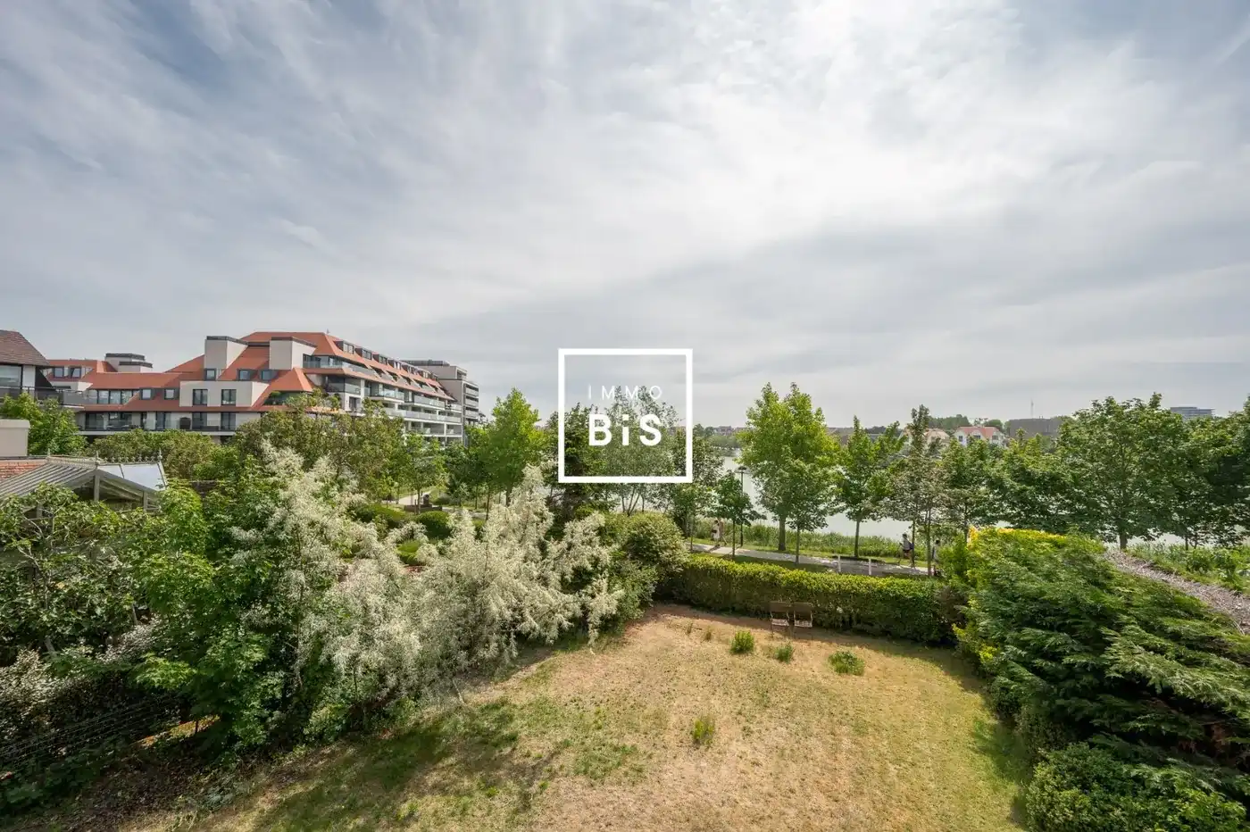 Alleenstaande villa gelegen op het Zegemeer met NIEUW VERGUND PLAN foto 15