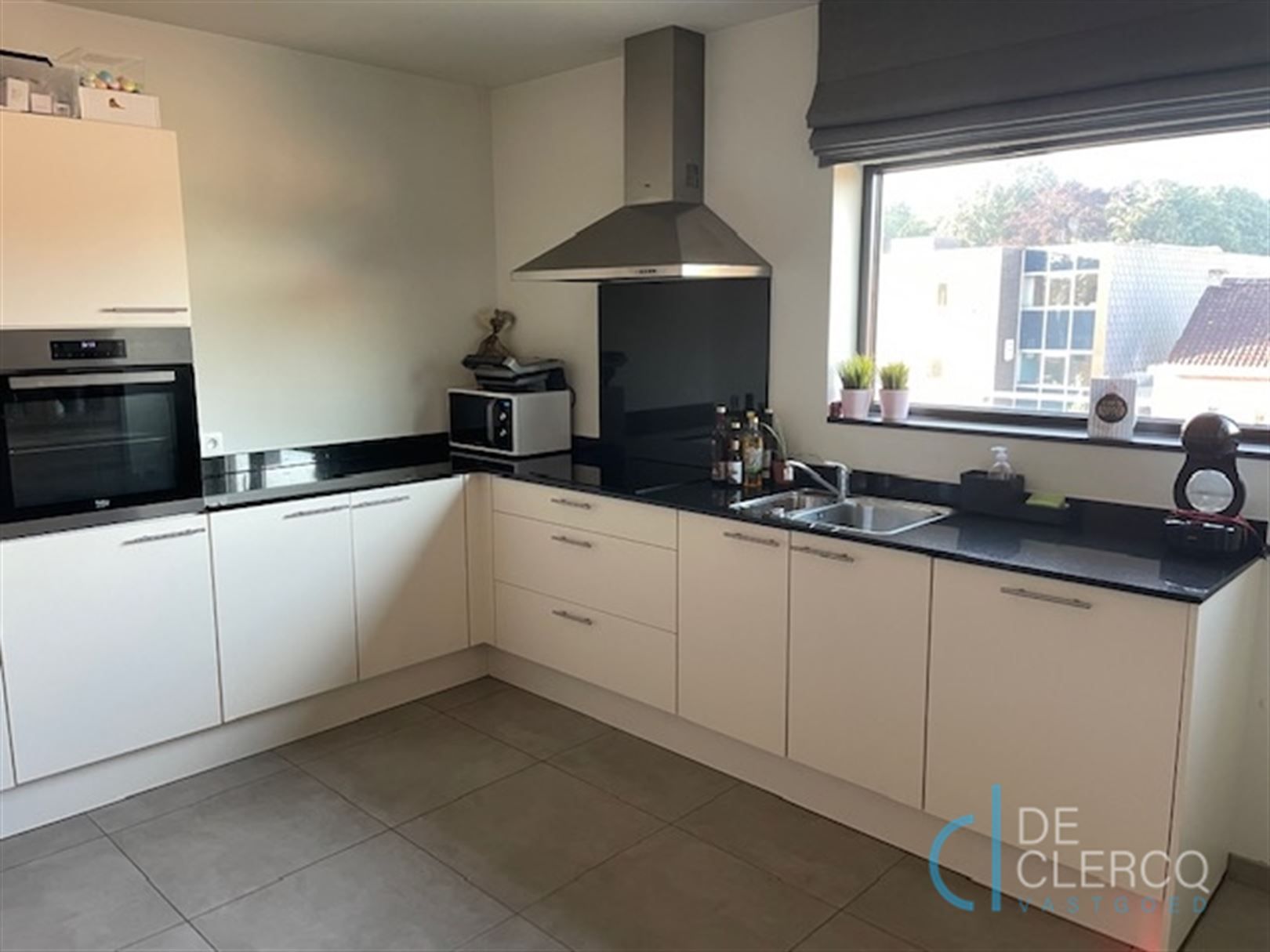 Ruim appartement TE HUUR in het centrum van Zeveneken! foto 2