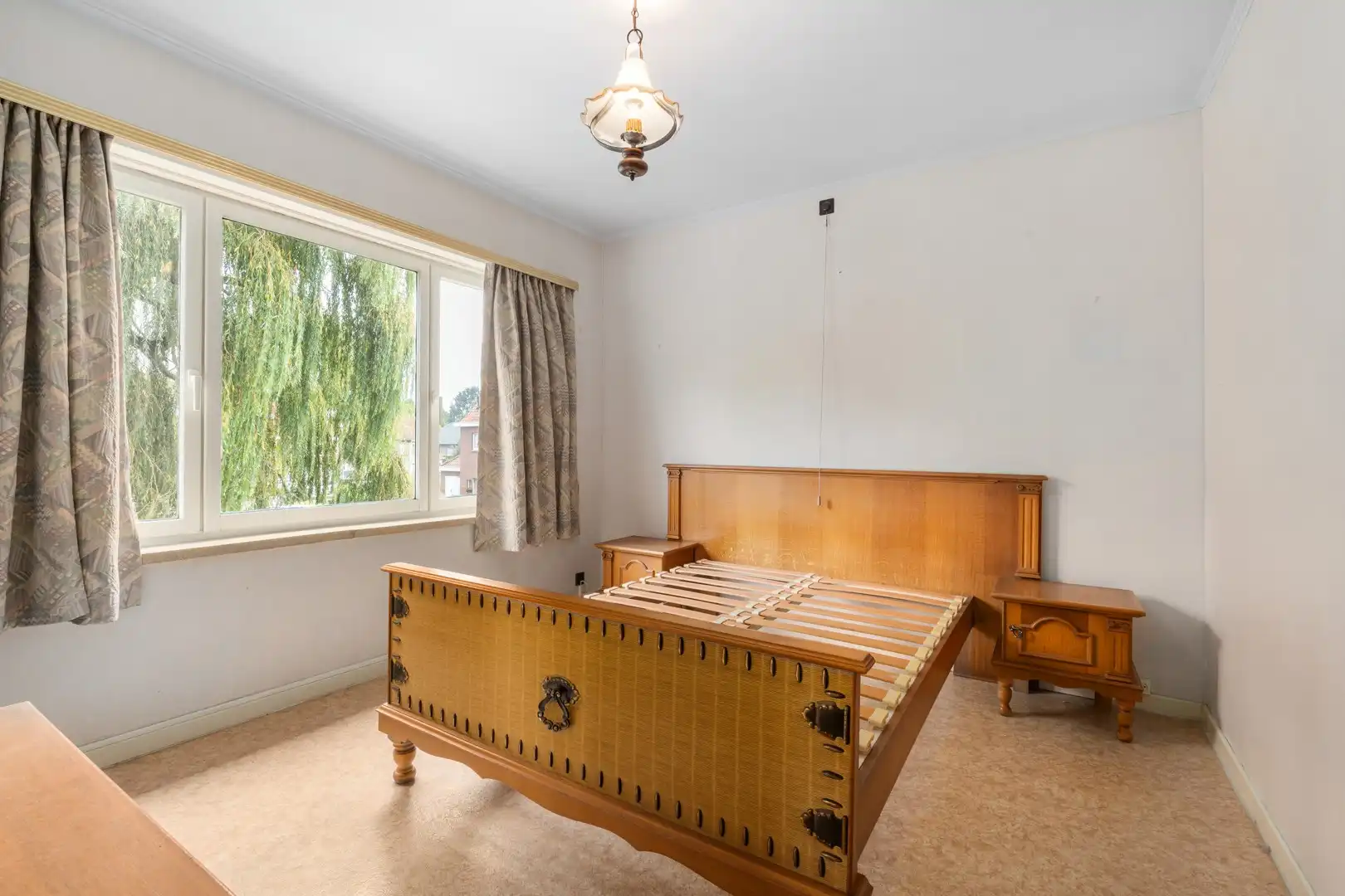 Zeer ruime kloeke woning met grote tuin! foto 13