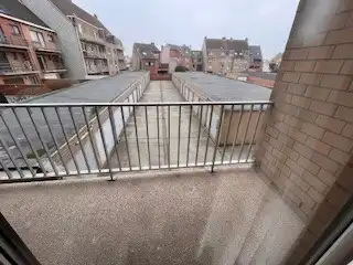 Zonnig appartement  in de Duinenwijk van Oostende .   Direct bij zee !   Zeer goede belegging  dichtbij zee !     Vakantie of woonst.  foto 4