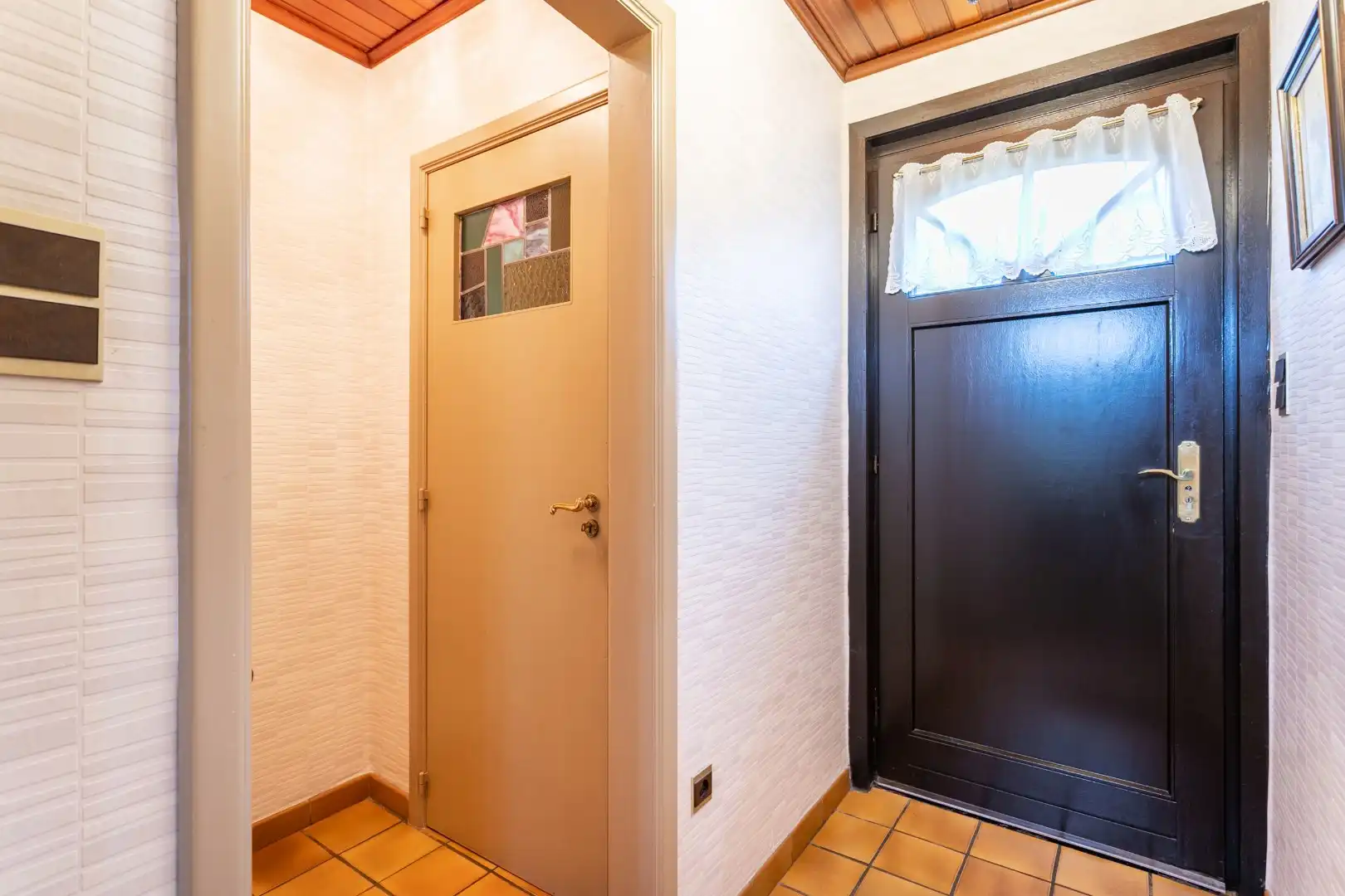 Solide 3-gevel woning met 3 slaapkamers, tuin en garage nabij centrum Halle foto 5