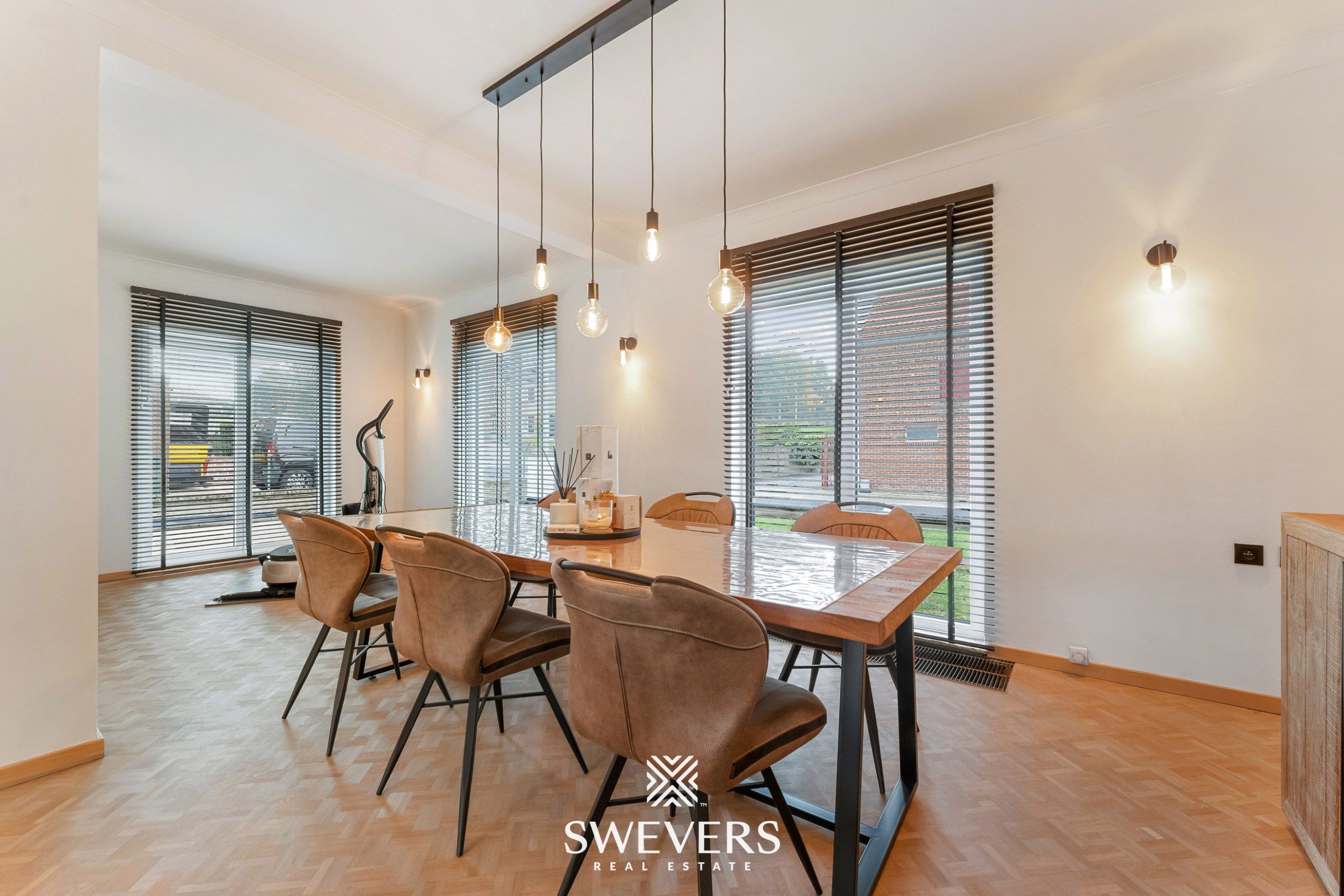 Volledig vernieuwd pareltje met terras, balkon & loods in Riemst foto 6