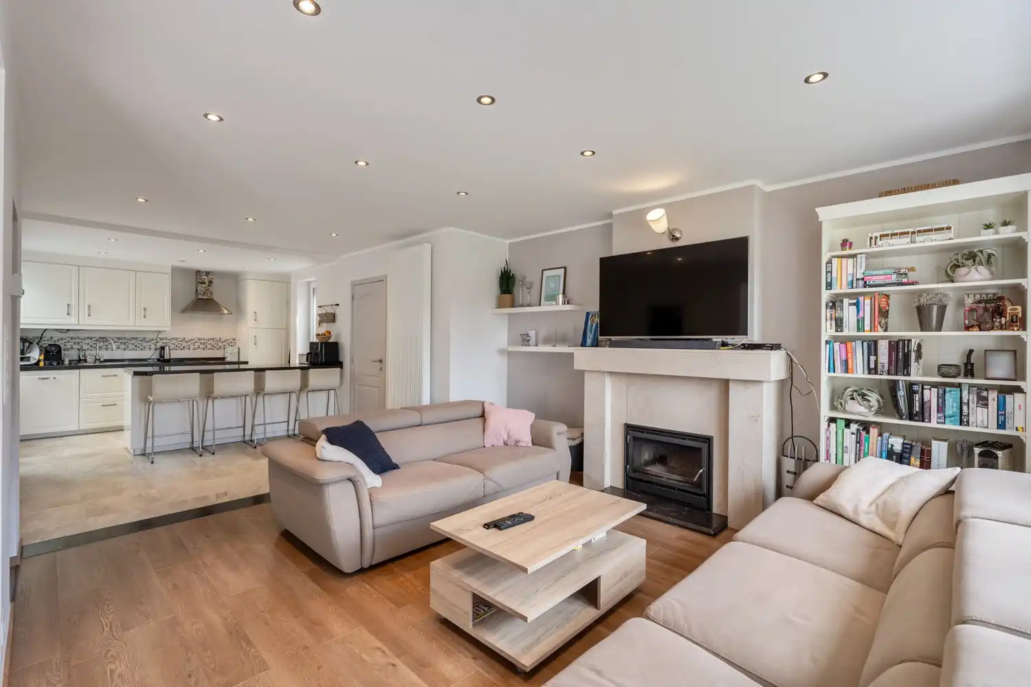 Landelijk gelegen, instapklare woning met 4 slaapkamers en zuidwestgerichte tuin op 8a27ca te Lubbeek. foto 8
