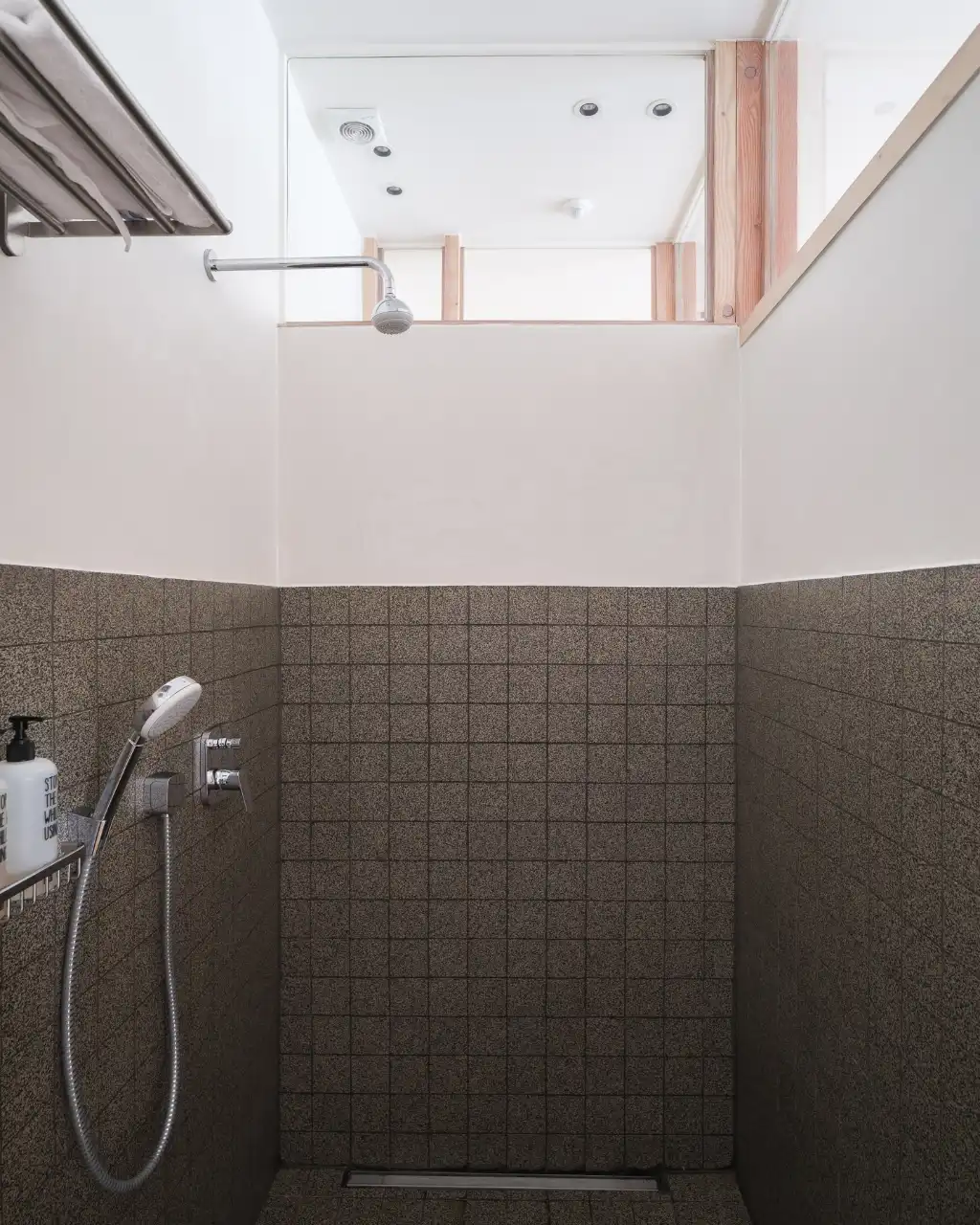 Bijzondere opbrengsteigendom bestaande uit een dakappartement en drie afzonderlijke kamers met eigen sanitair foto 25