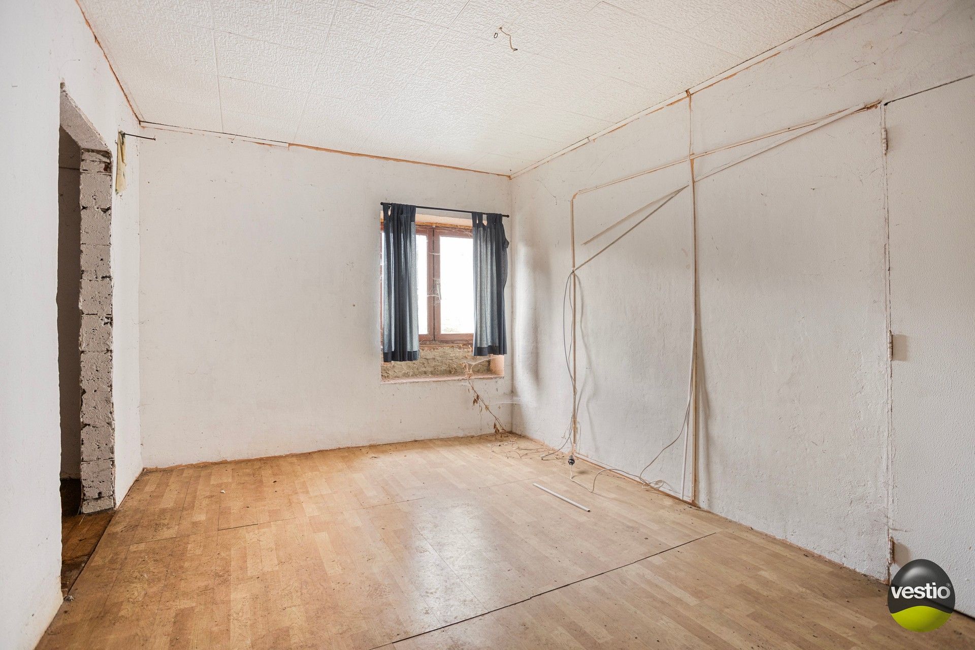 Beschermde langgestrekte vakwerkhoeve op zuid georiënteerd perceel van 15a 07ca. foto 7