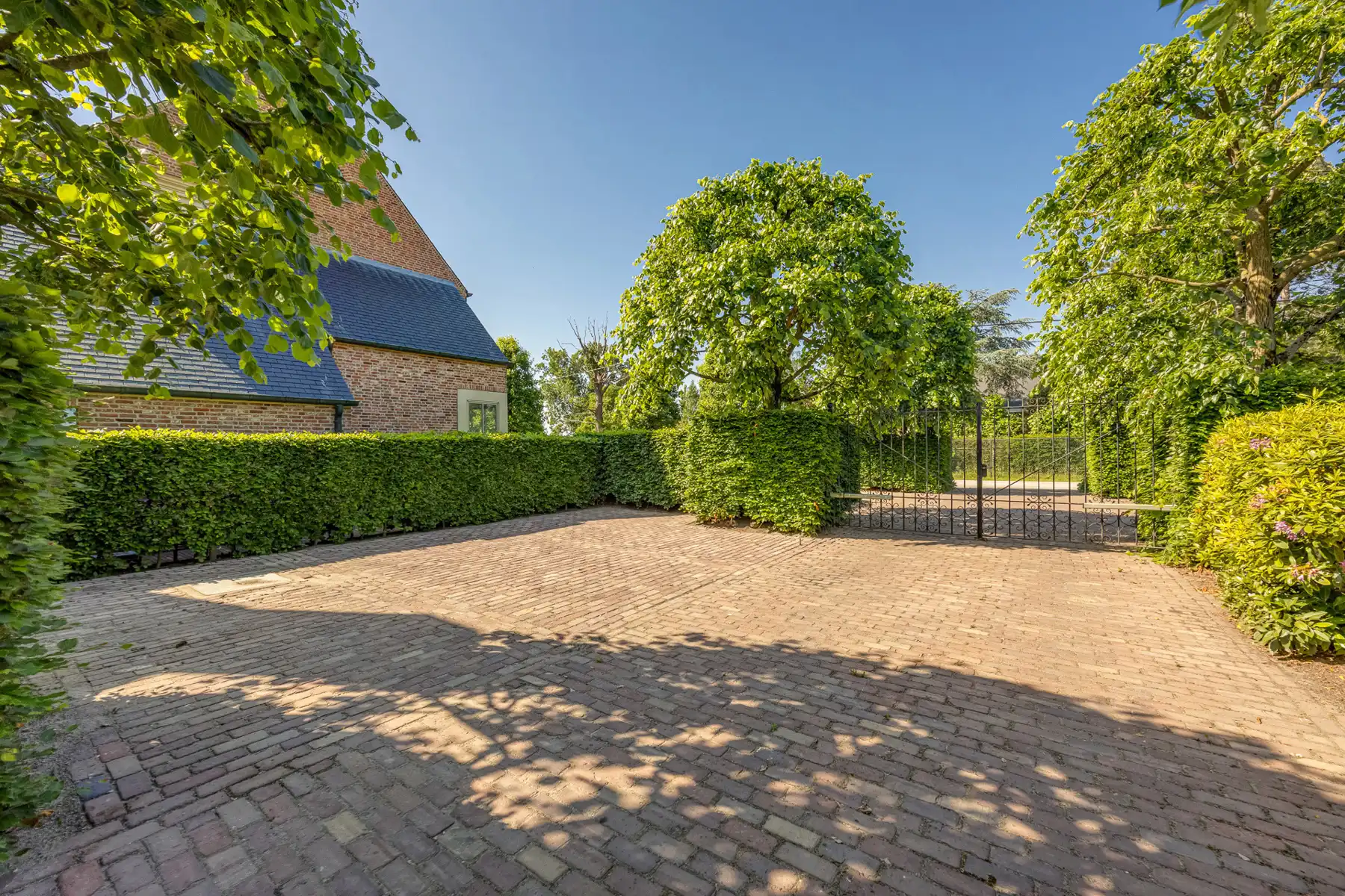 Ruime villawoning met 4 slaapkamers en noordoost georiënteerde tuin op een perceel van ca 6.155m² op een rustige locatie in Hoogstraten (Meerle). foto 35