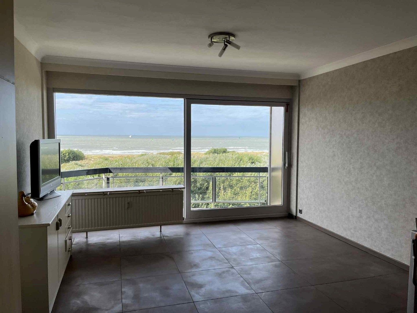 Verzorgde studio met prachtig zeezicht foto 3