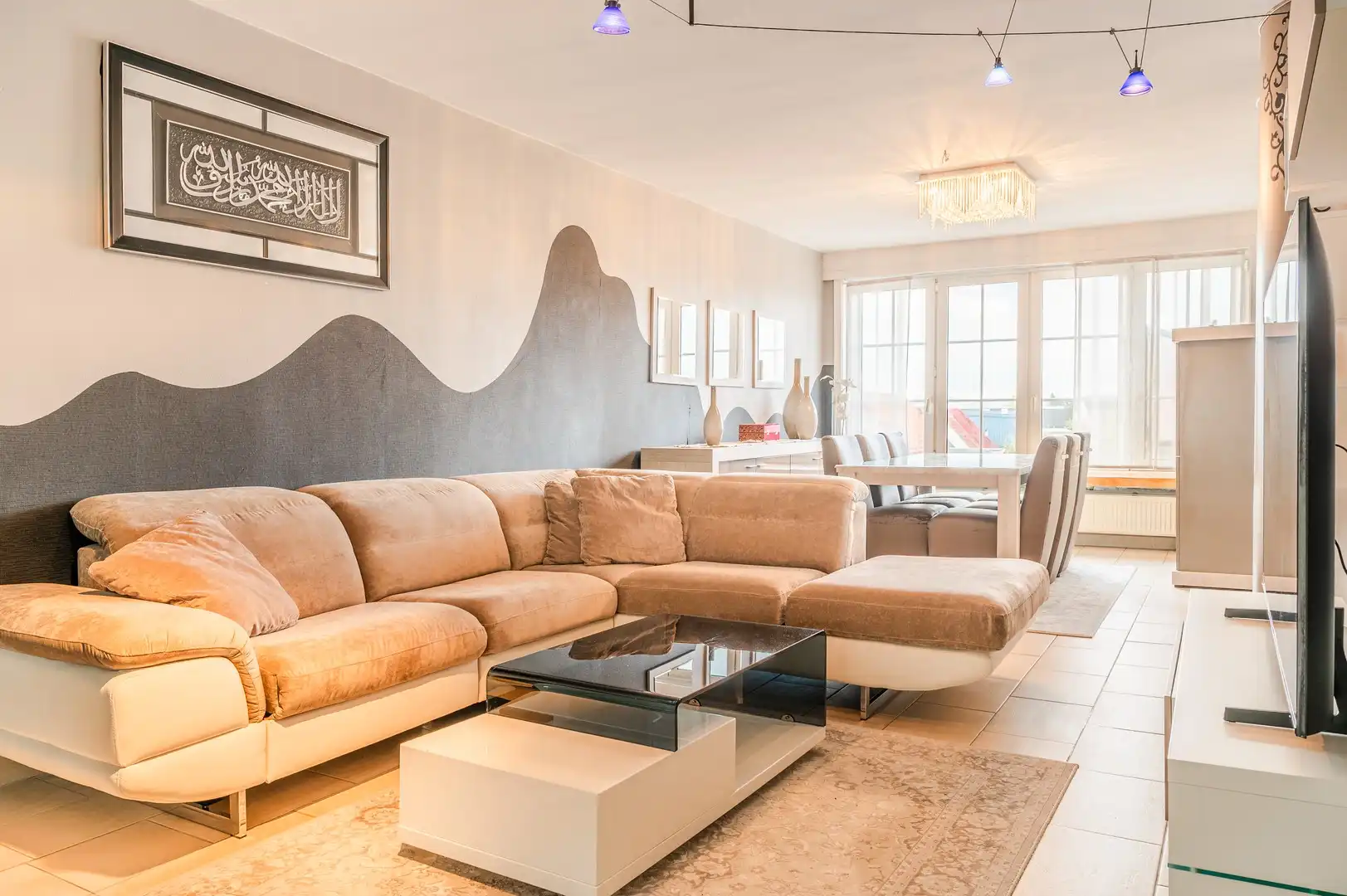 Hoofdfoto van de publicatie: Op te frissen appartement met 2 slaapkamers te Sint-Niklaas.