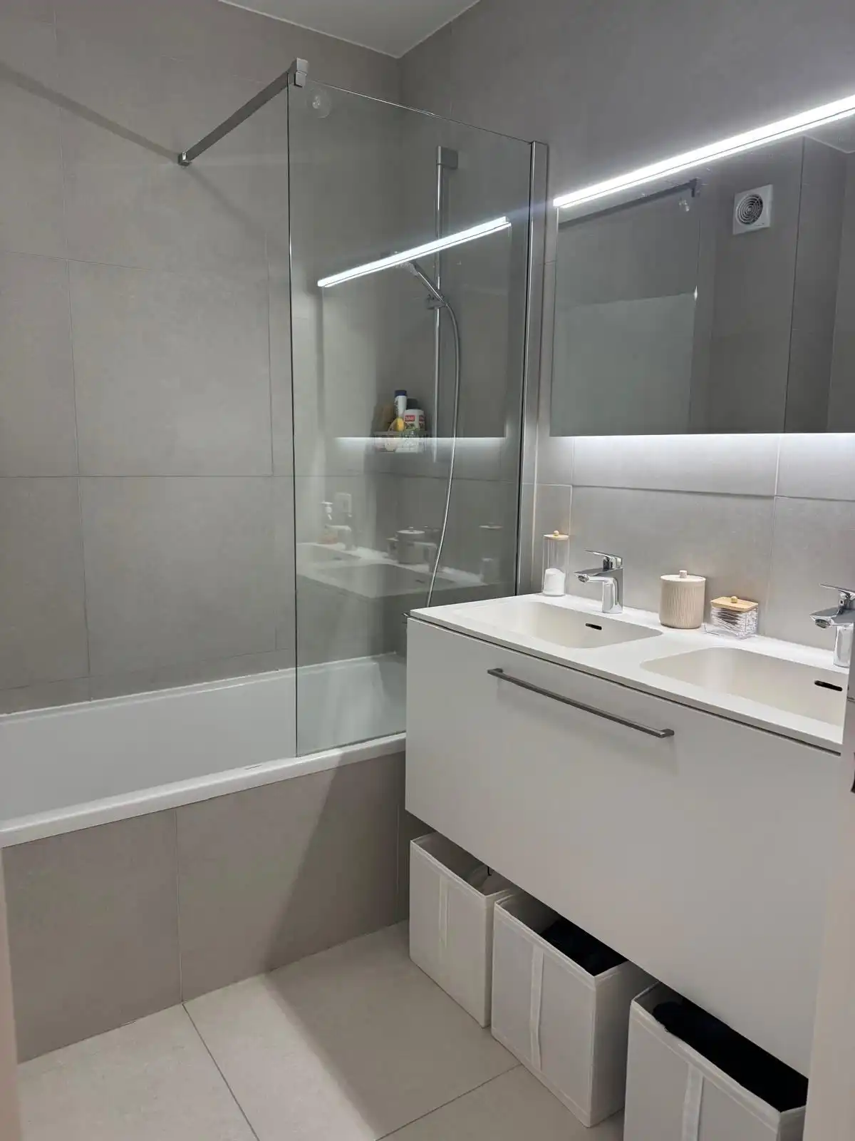 Mooi gerenoveerd 2 slaapkamer appartement foto 12