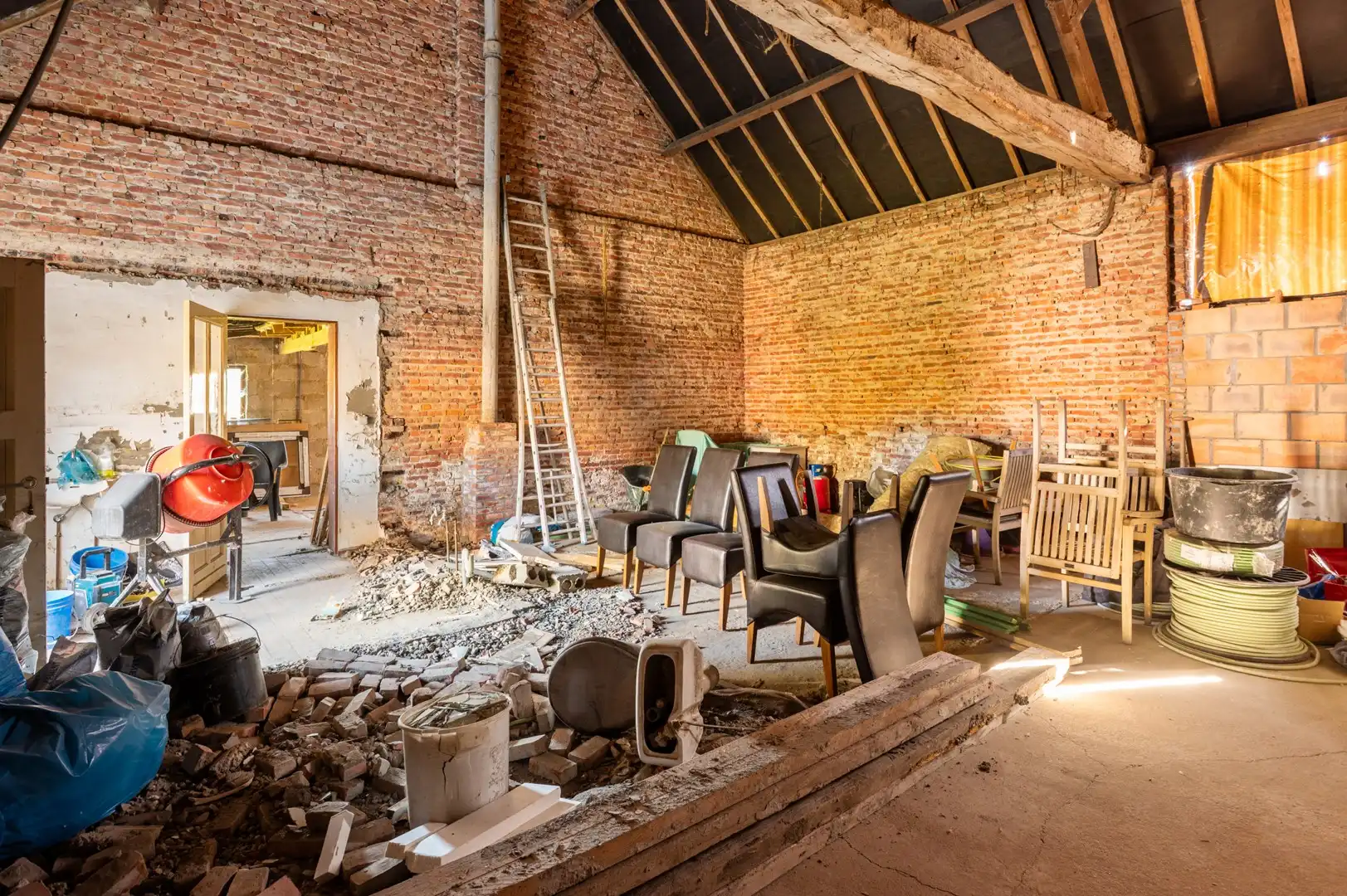 Vrijstaande woning op een ruim perceel van 3.330 m² met prachtig groen uitzicht en tal van mogelijkheden foto 29