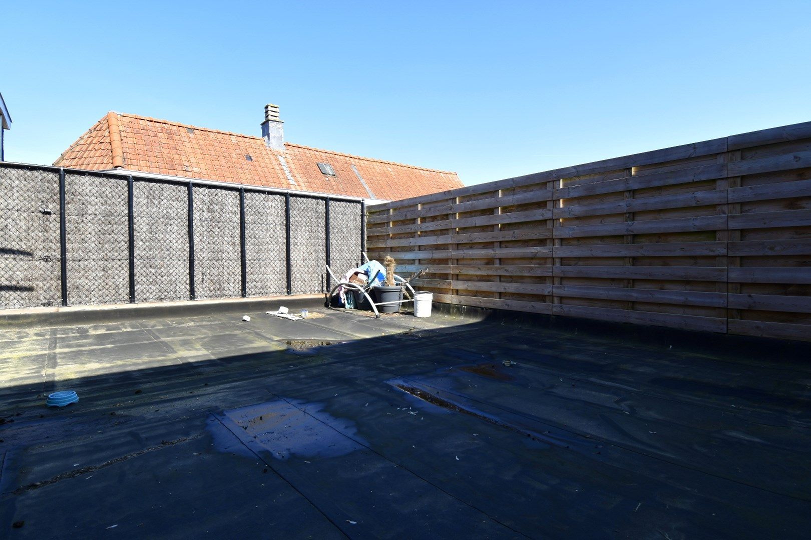 Unieke loft met 2 slaapkamers, ruim terras en ruime garage/magazijn te koop in Heule foto 7