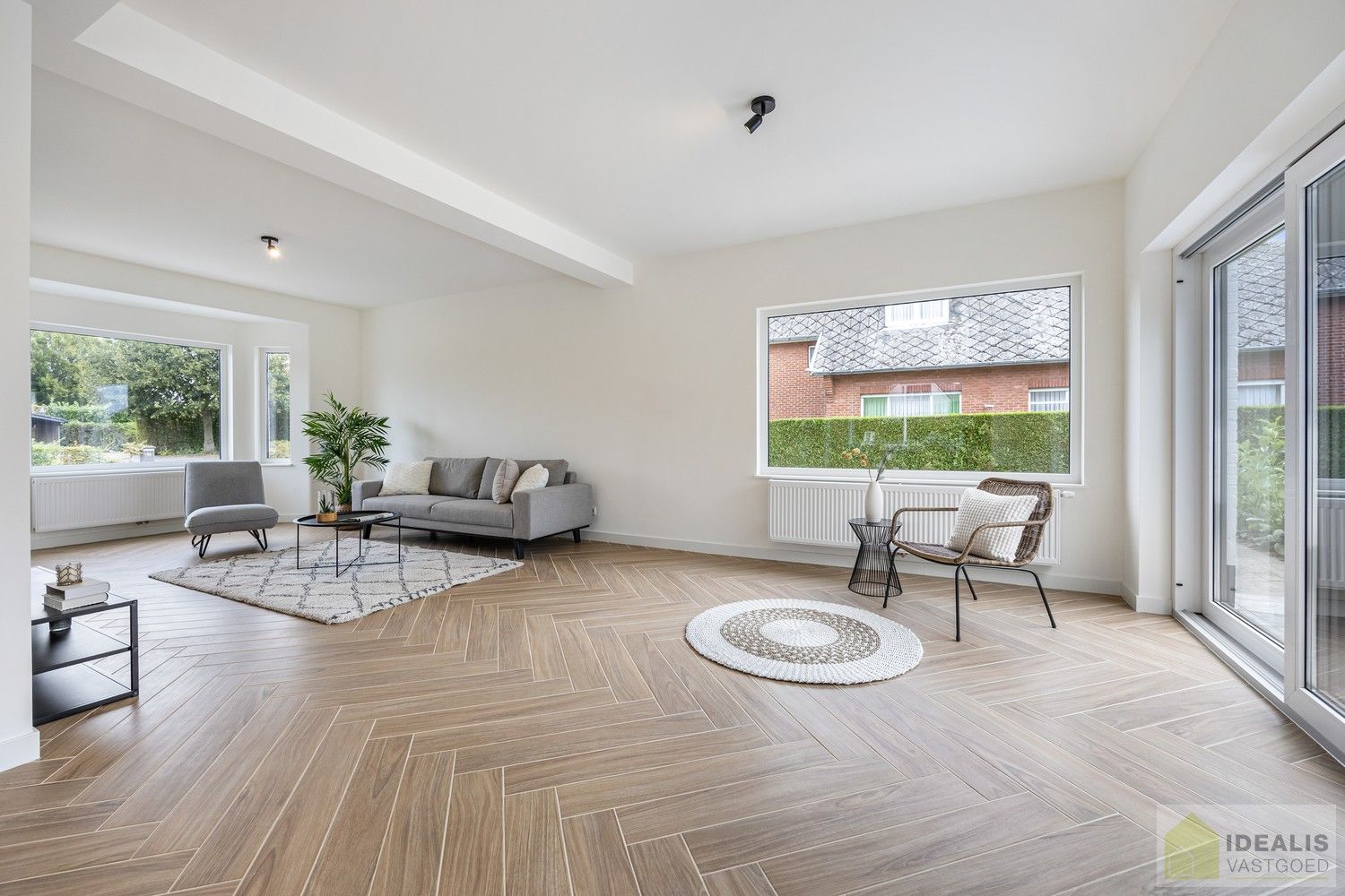 IDEALIS VASTGOED – Schitterend volledig vernieuwde woning met een heerlijke open leefruimte, luxe keuken, 3 ruime slaapkamers, een ruime luxueuze badkamer én een ruime wasplaats! Dit heerlijke huis bevindt zich op een volledig nieuw aangelegd perceel van 7a 88ca vlakbij het centrum van Hamont-Achel, op slechts enkele minuten van de Nederlandse grens - EEN MUST VISIT! - foto 19