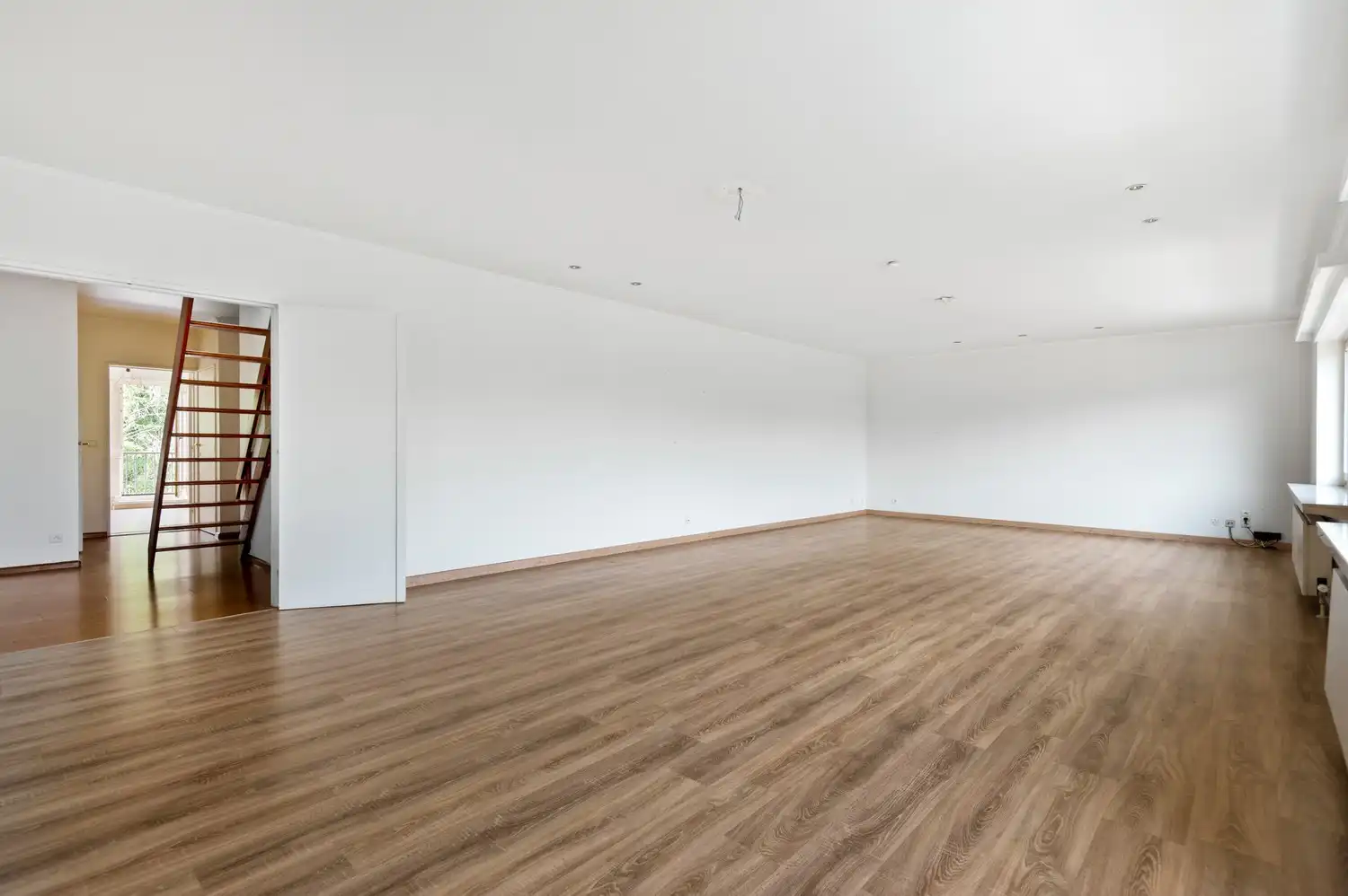 Riant duplex-appartement met 3 ruime slaapkamers en zolder te Schilde! foto 4