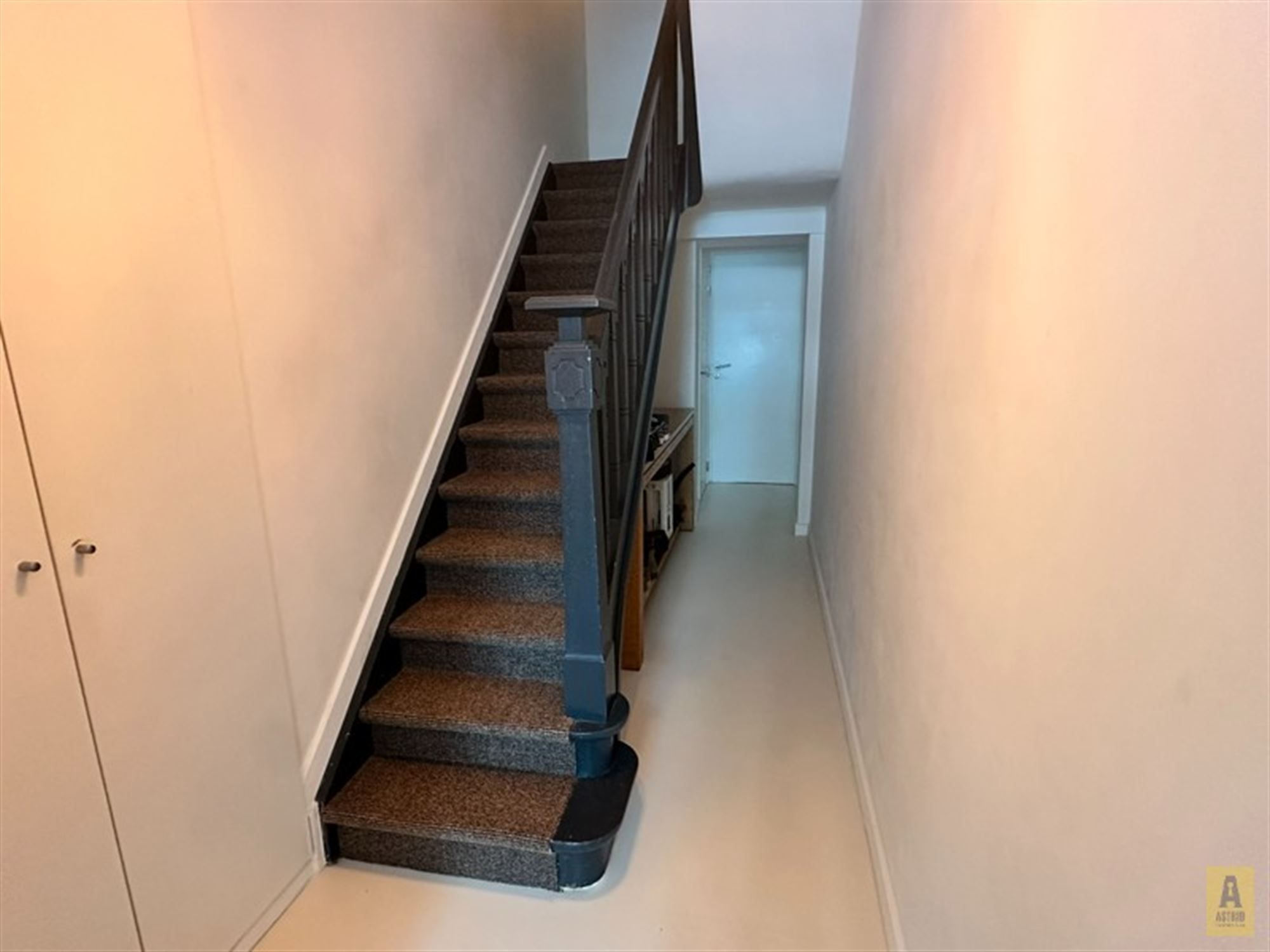 Leuke ruime studio met groot terras foto 7