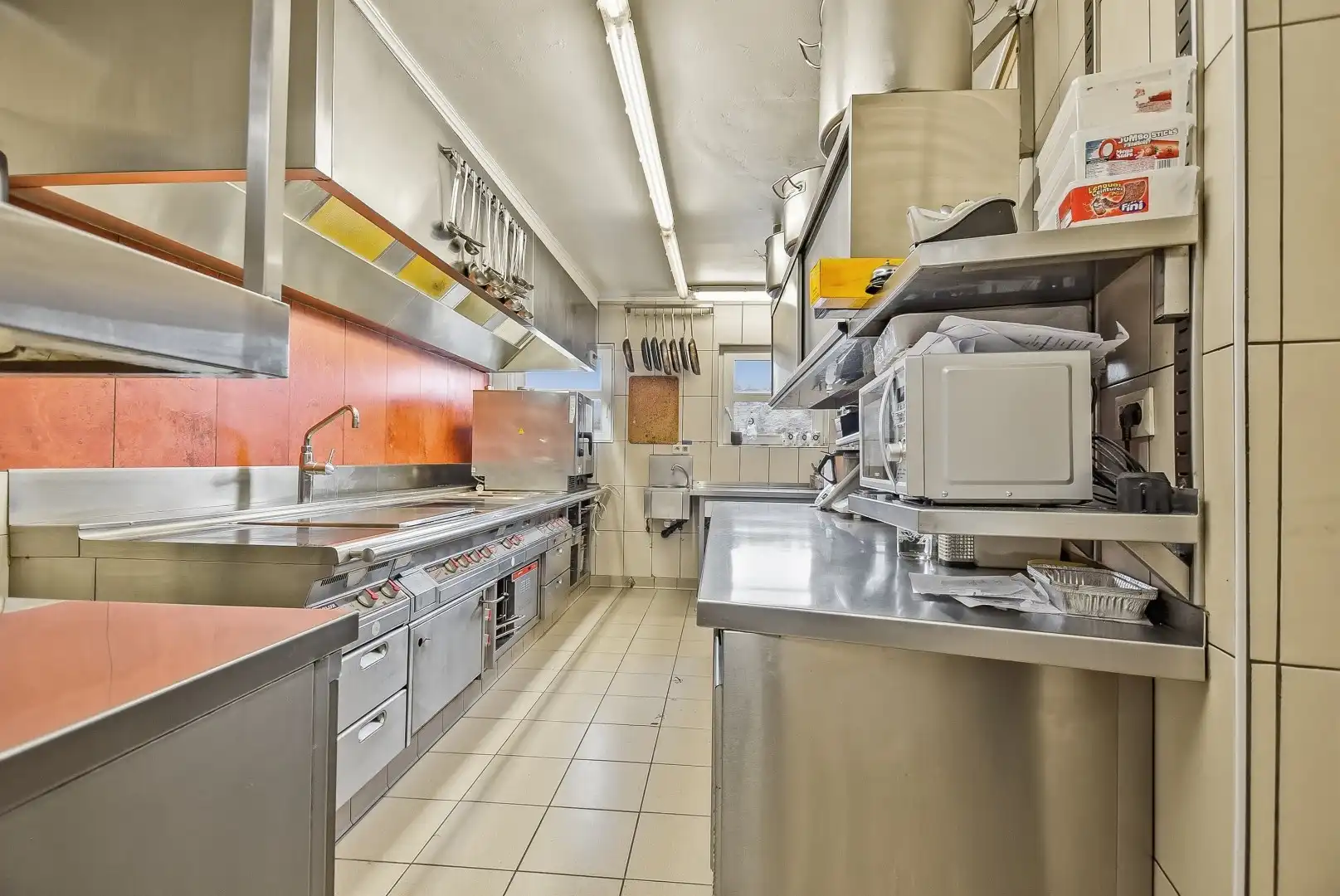 Restaurant met privéwoning en 2 B&B-kamers op 4.370 m² foto 36