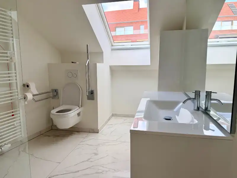 PENTHOUSE SERVICEFLAT MET 3 SLPK, 2 BADK, 2 TERRASSEN foto 27