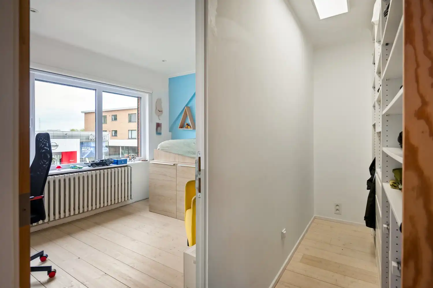 Instapklare woning met magazijn, 4 slaapkamers en 2 badkamers te Ranst! foto 24