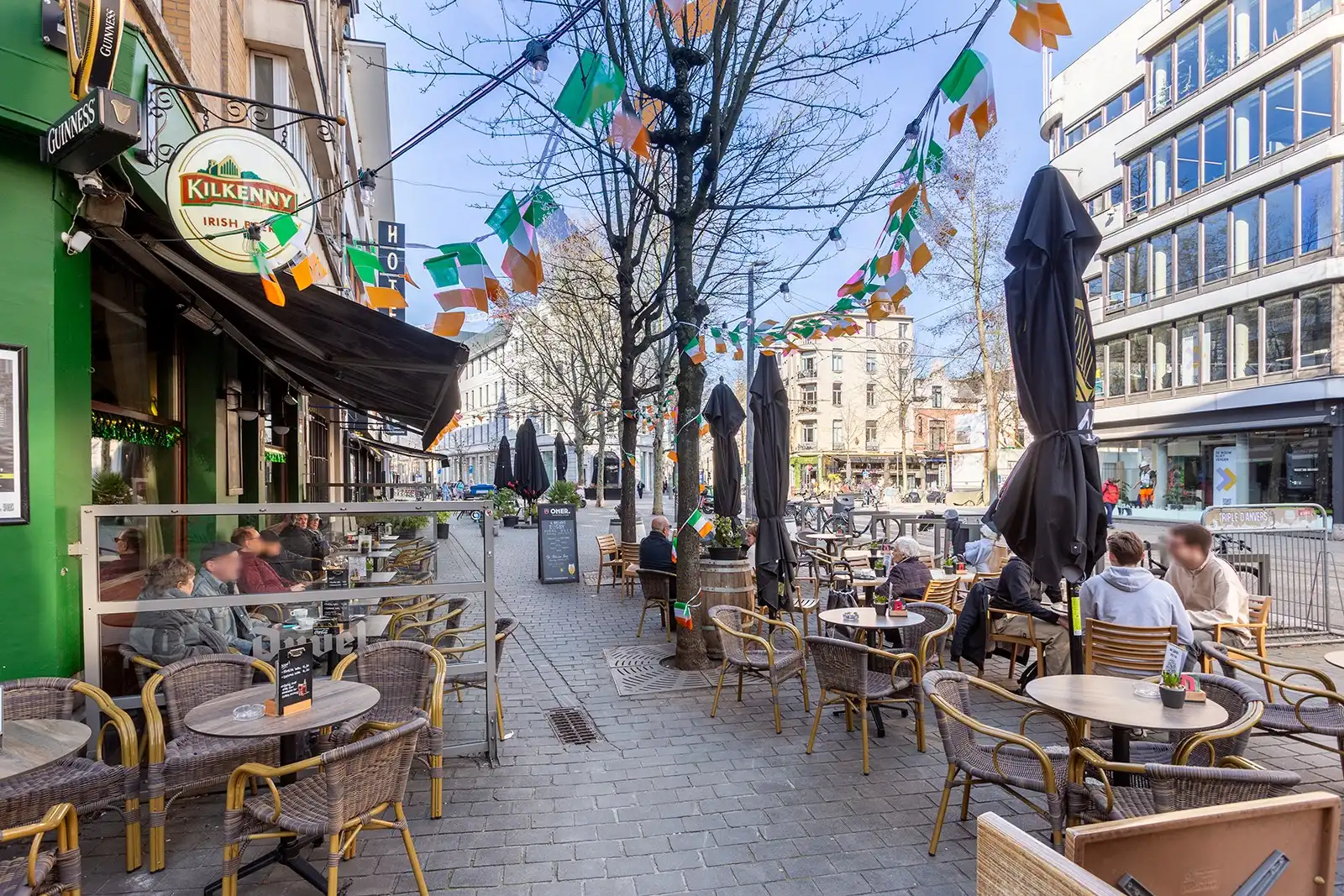 Ruime te renoveren woning met tuin en garage foto 19