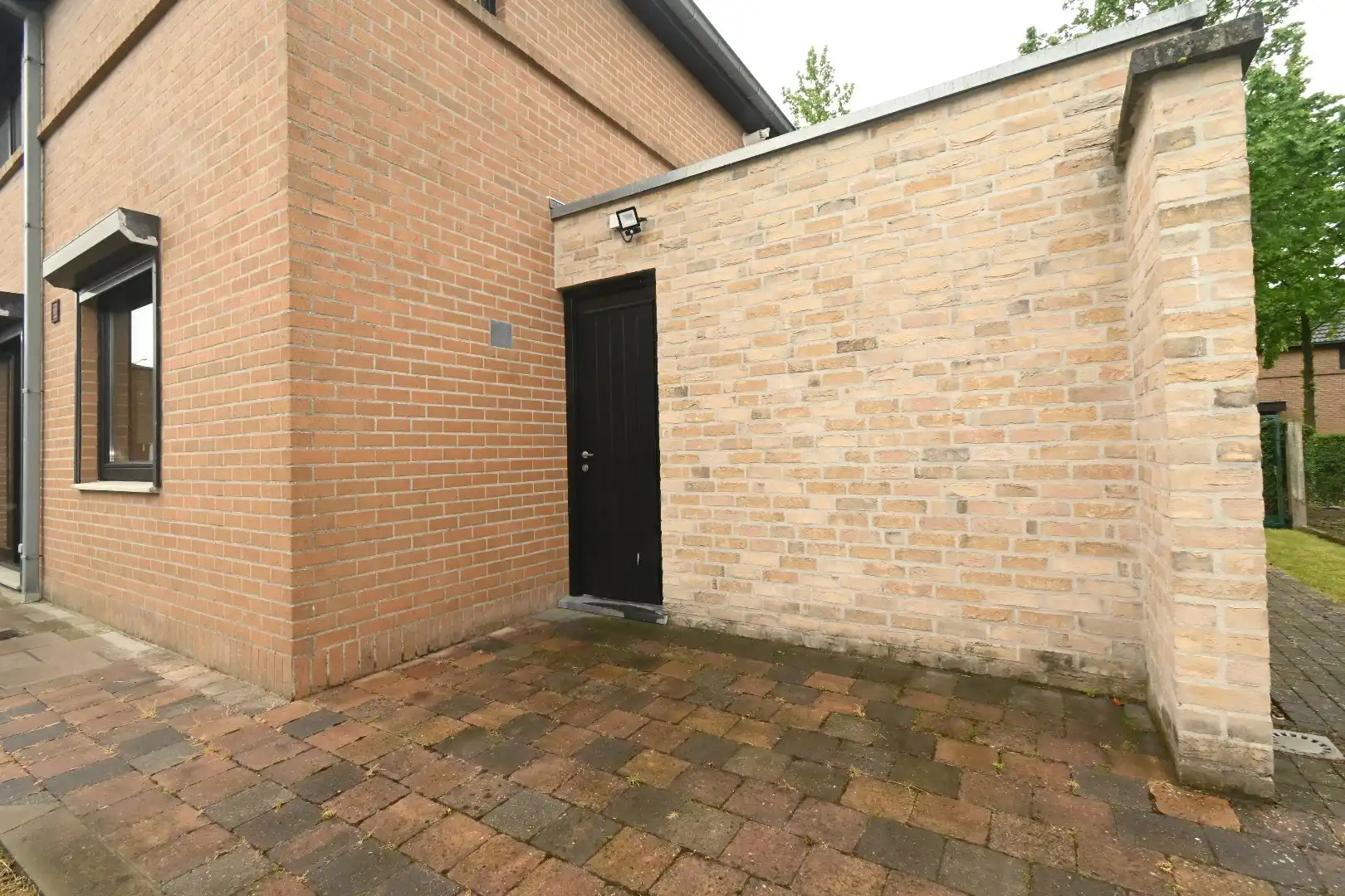Ruime halfopen woning met parkeerplaats en tuin  foto 28