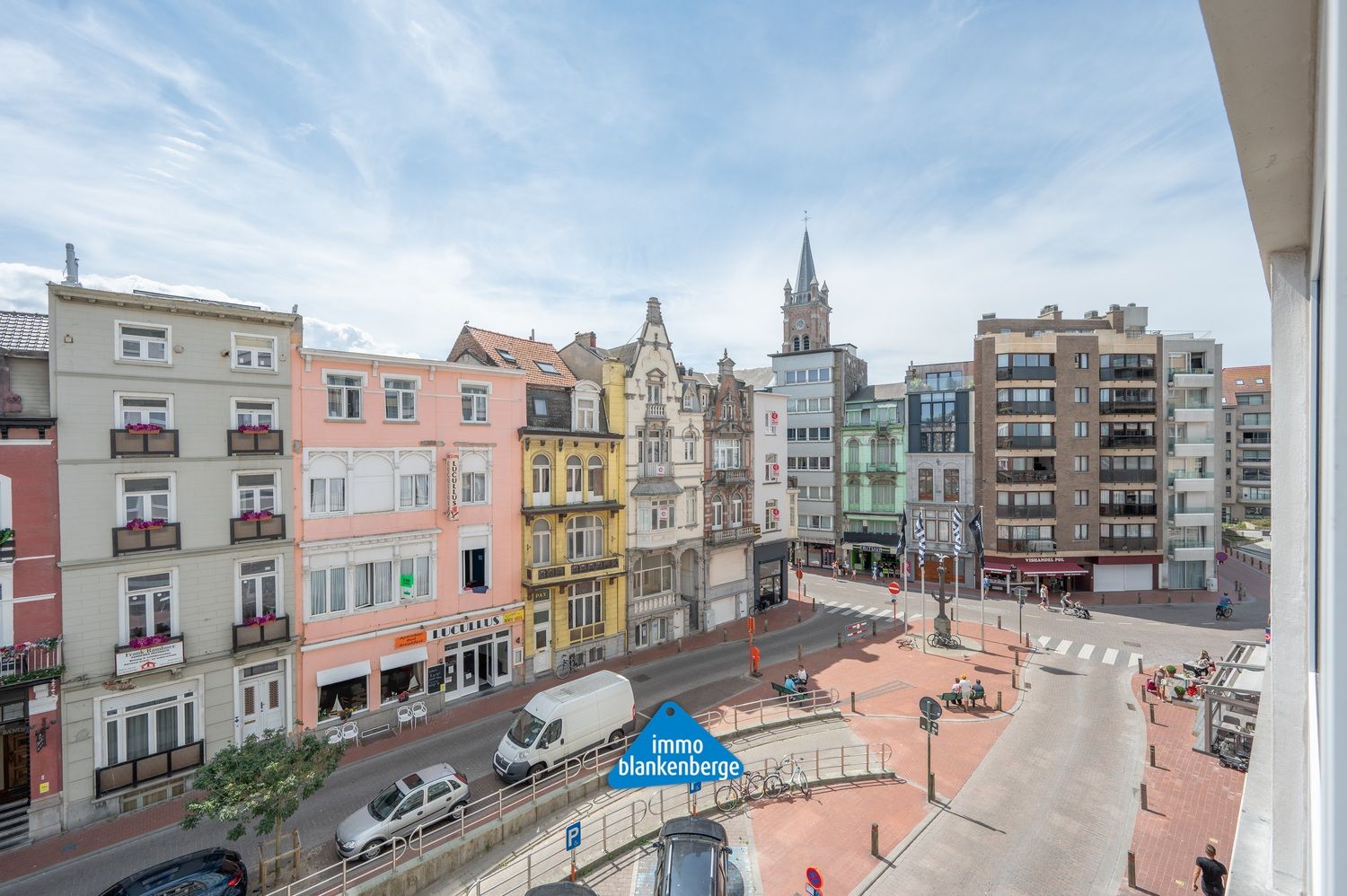 Lichtrijk en gemeubeld appartement vlakbij de zeedijk en het centrum van Blankenberge foto 10