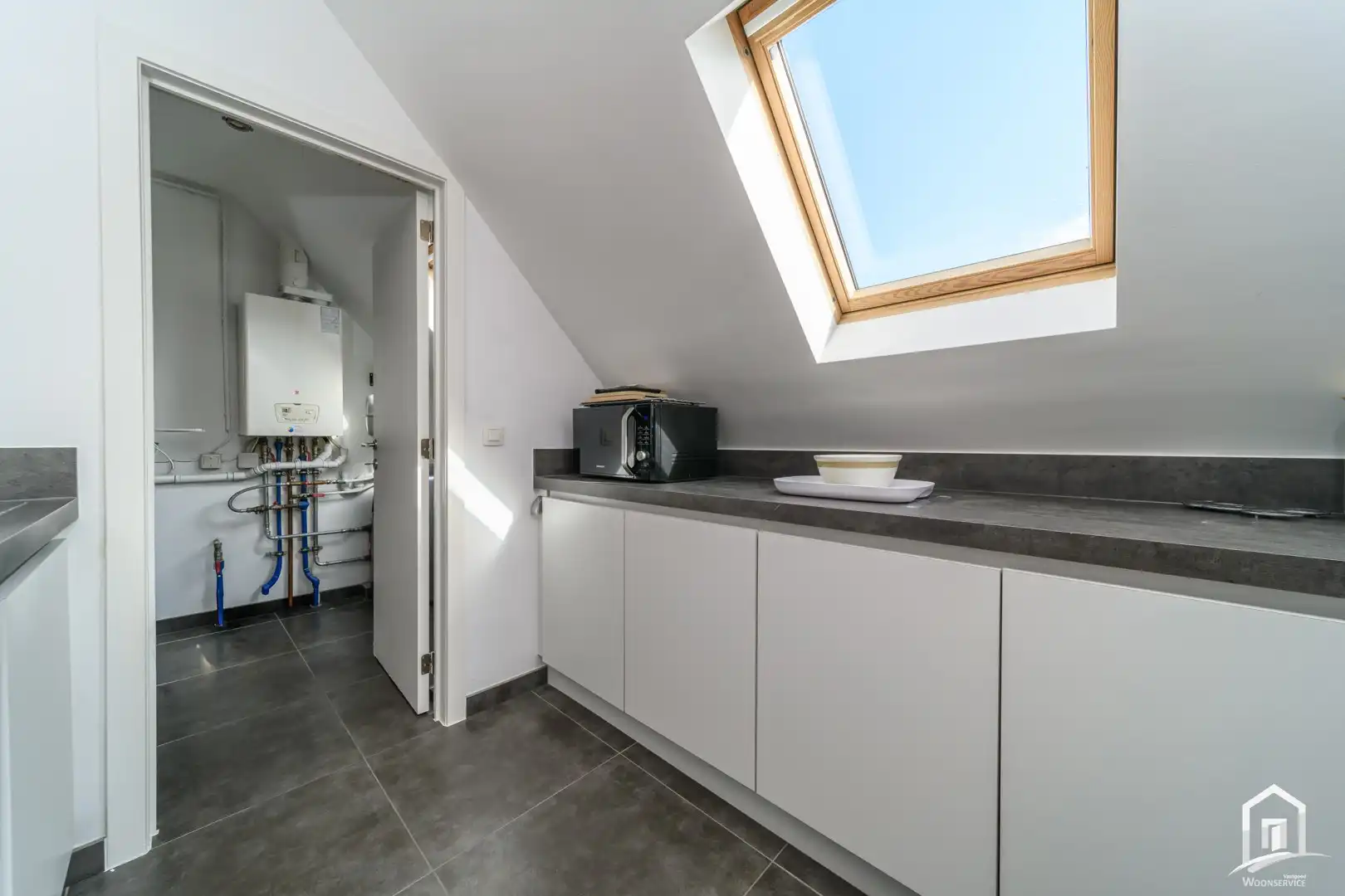 Duplex appartement gelegen aan de stadsrand van Aalst. foto 6