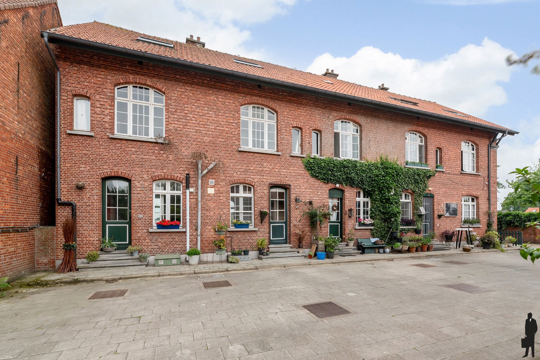 5 woningen gelegen in de oude Rijkswachtkazerne op ca. 1520m² te Meerle! foto 4