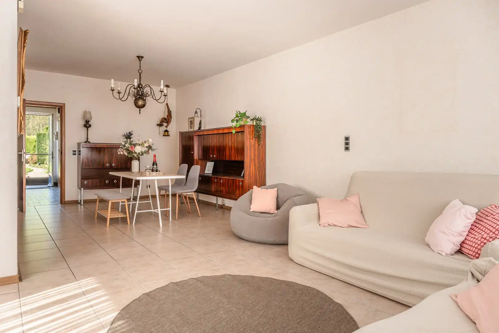 Te renoveren halfopen woning met diepe tuin foto 4