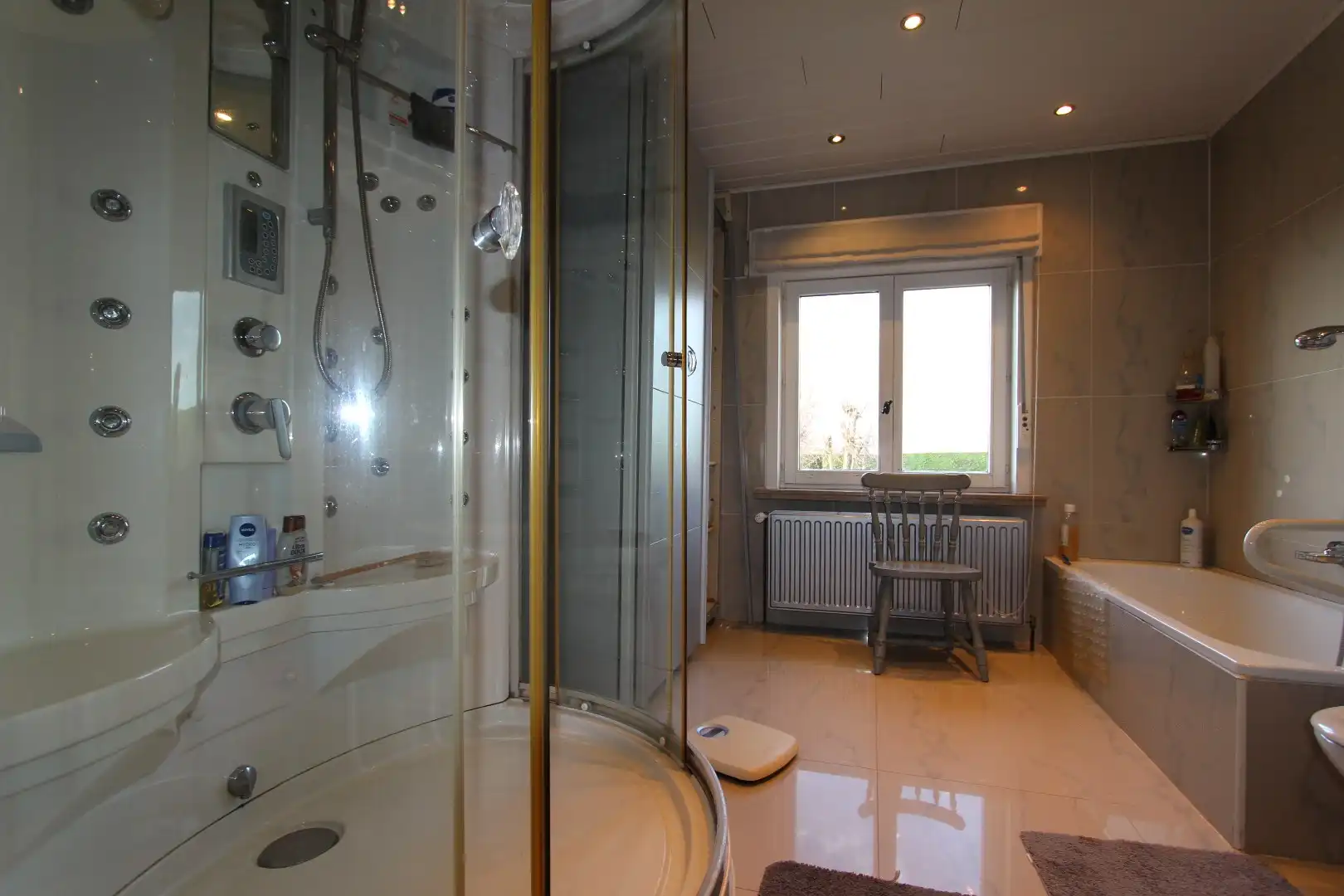 Landelijk gelegen woning met loods foto 17