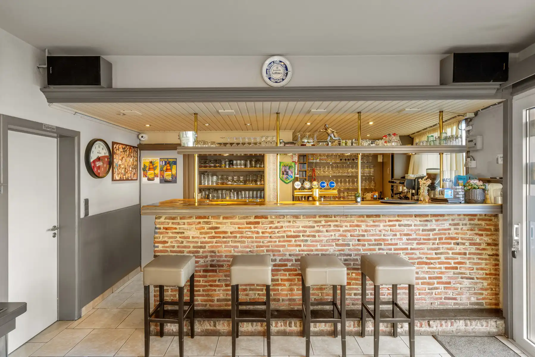 Handelsruimte met appartement op strategische ligging foto 7