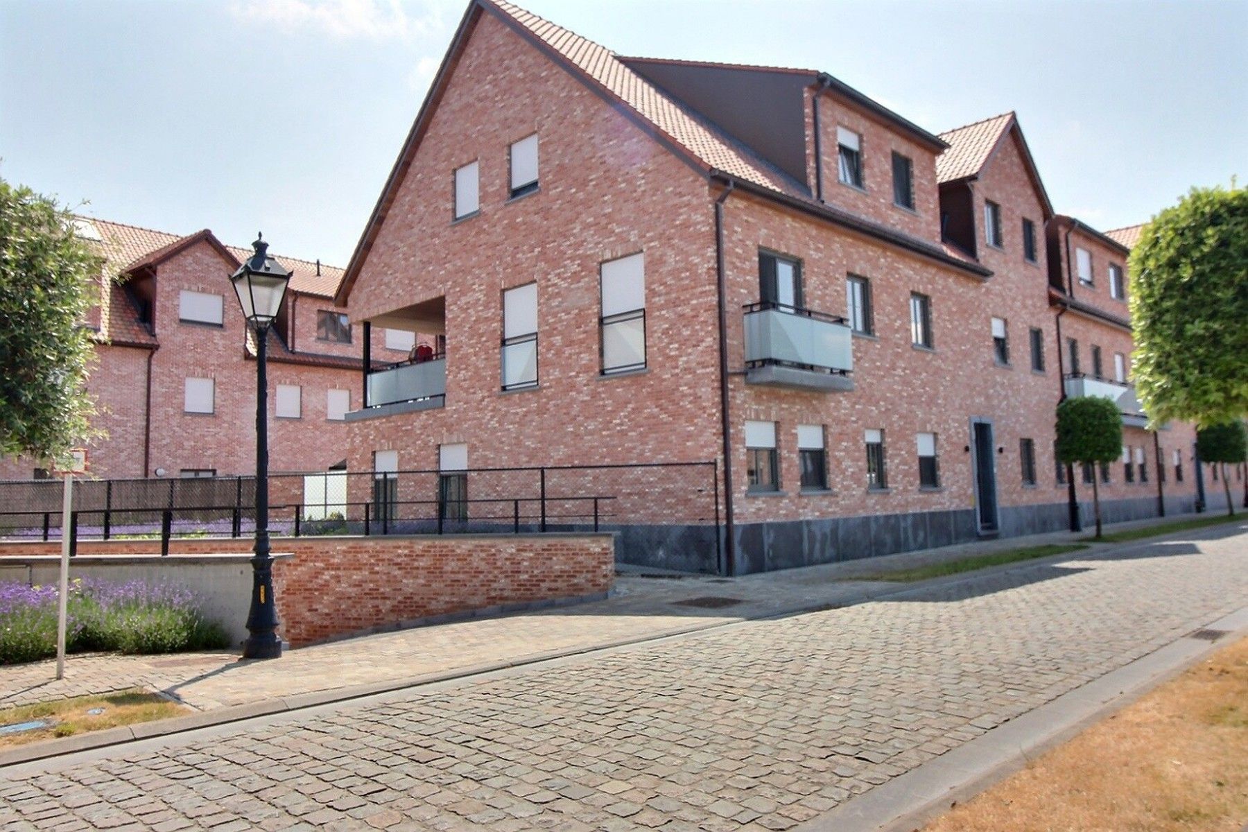 Groot duplex appartement foto {{pictureIndex}}