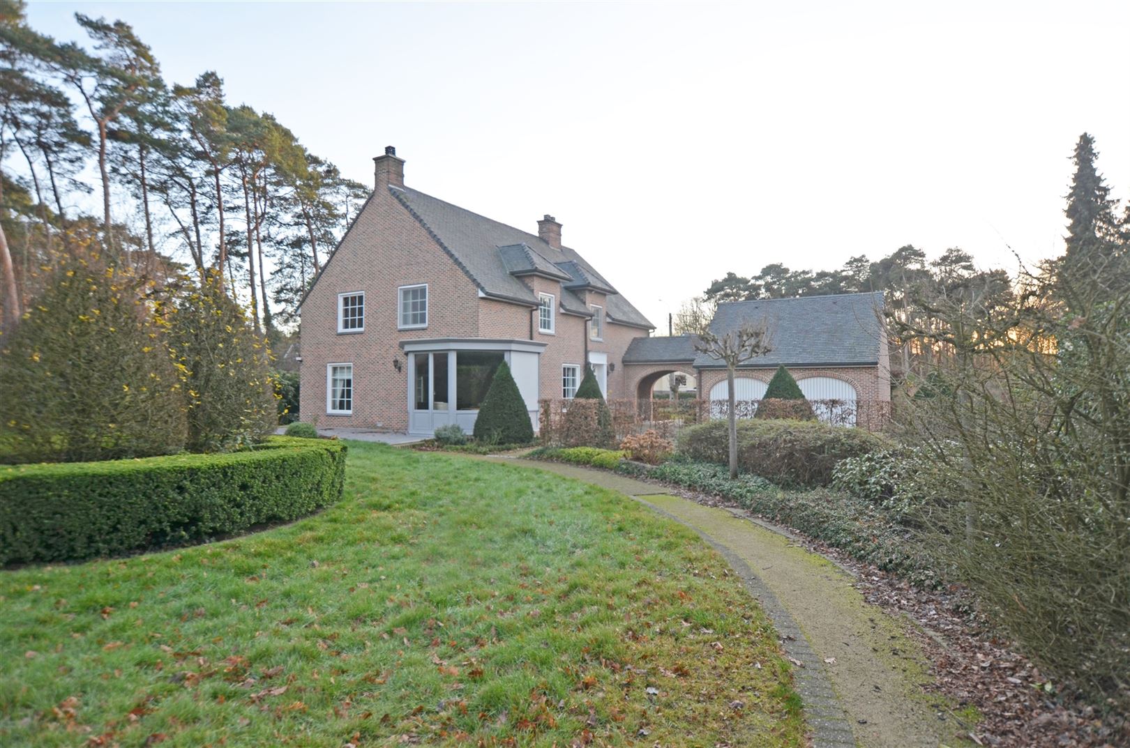 Tijdloze residentiële villa in doodlopende straat foto 23