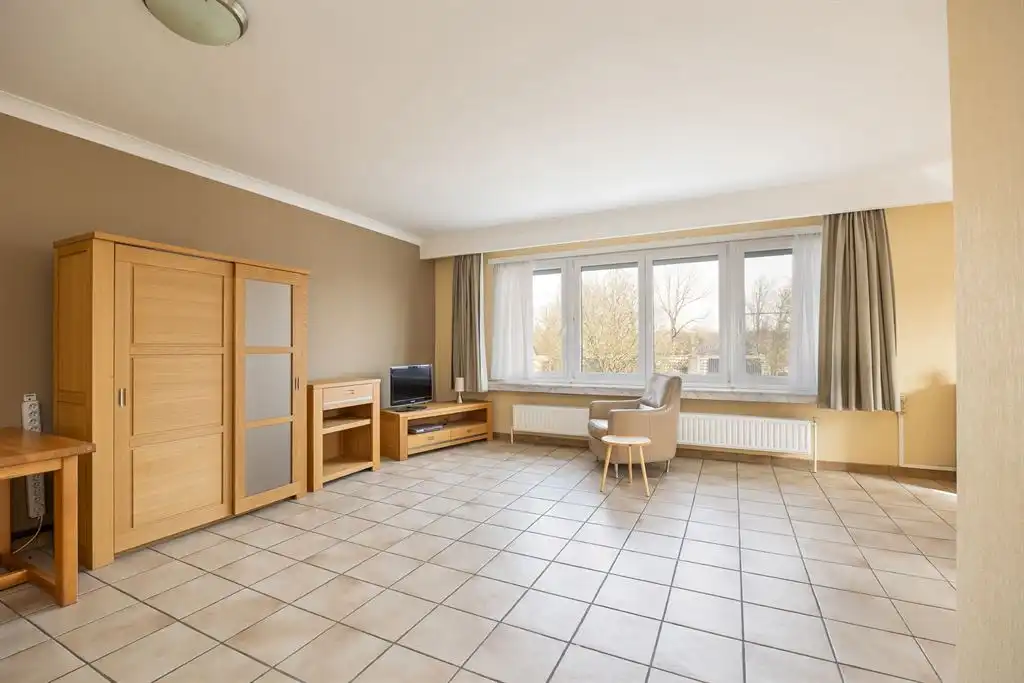 Op te frissen app met 3 slaapkamers, zonnig terras en garagebox foto 2