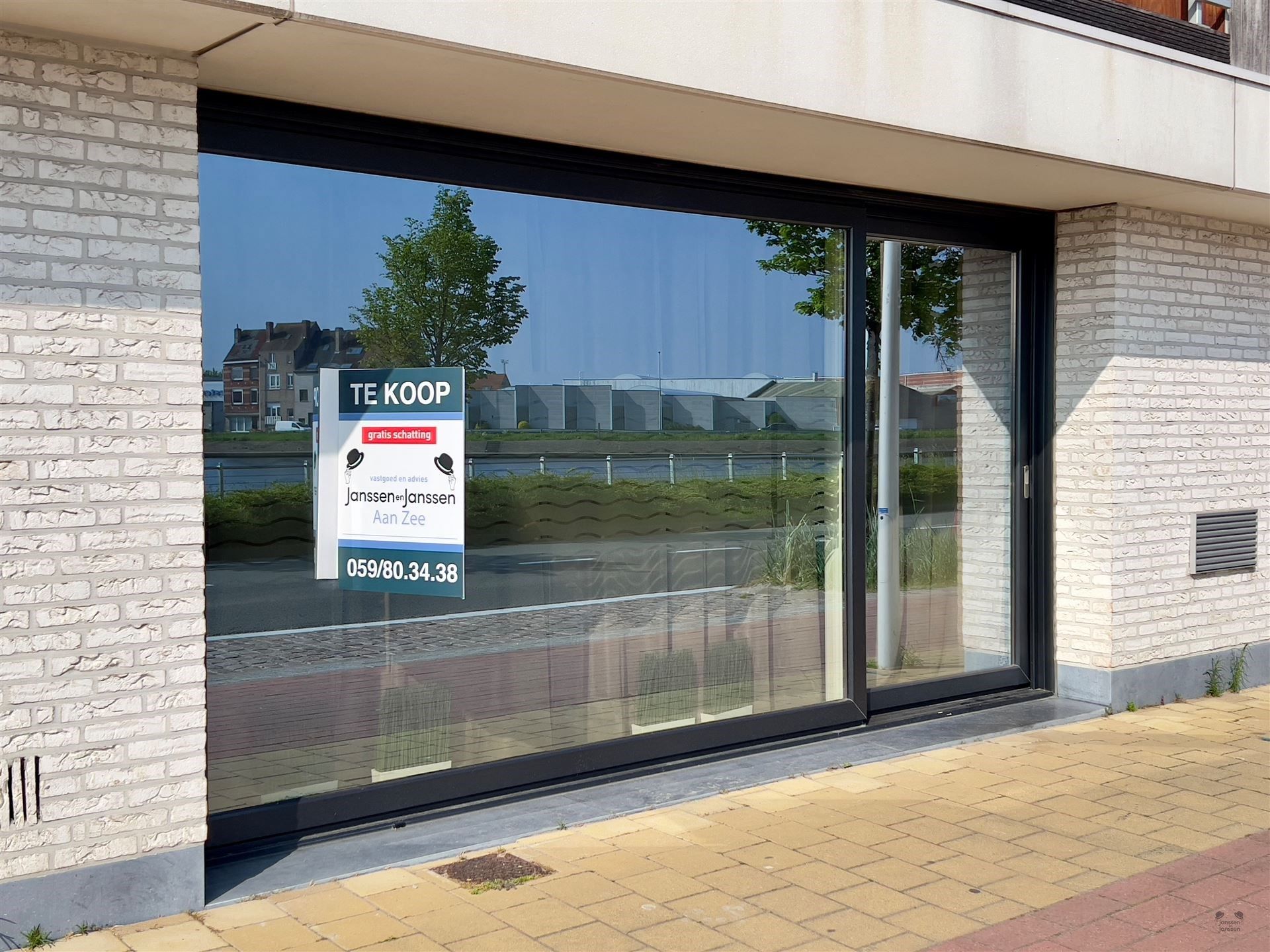 Top gelijkvloers appartement te Bredene foto {{pictureIndex}}