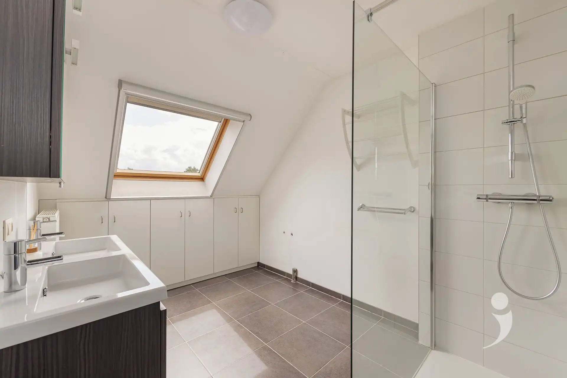 Ruim appartement op een toplocatie!  foto 18