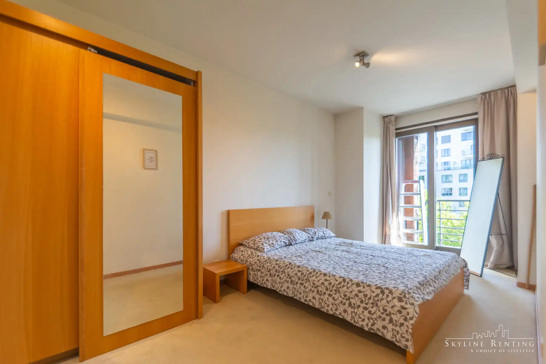 2 slaapkamer gemeubeld appartement met terras foto 8