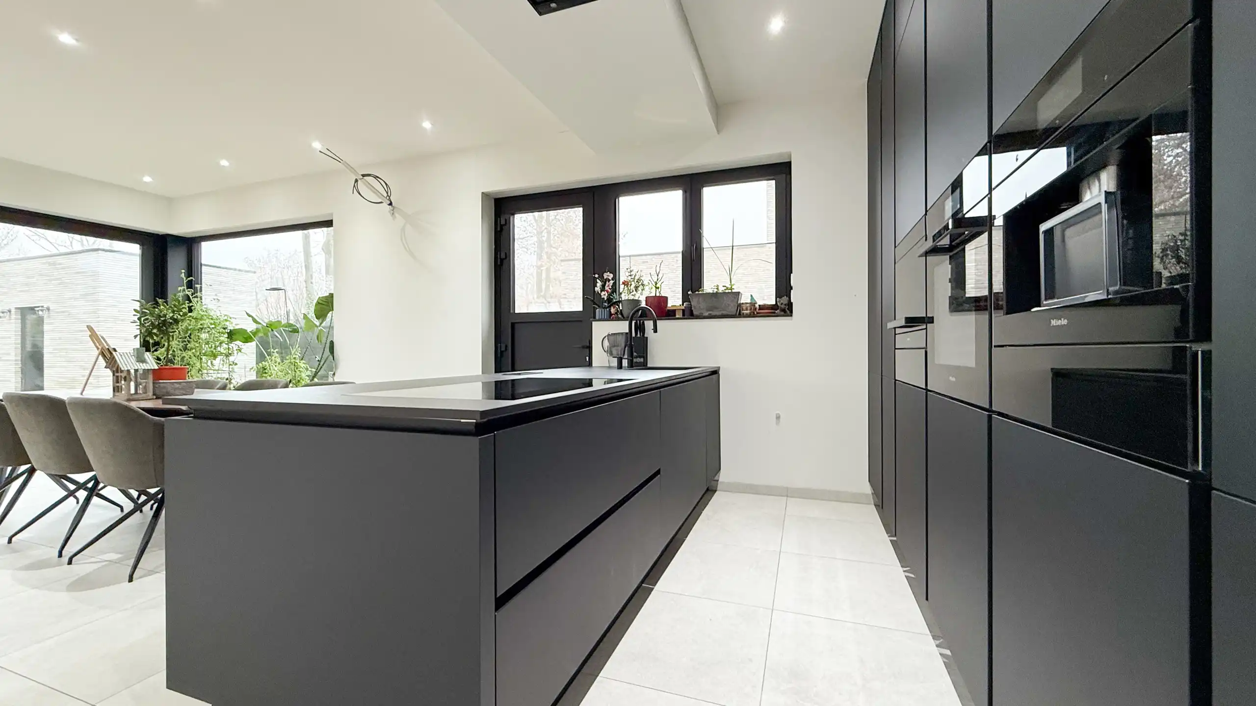 Exclusieve villa in Genk – stijlvol wonen aan 2% registratie foto 16