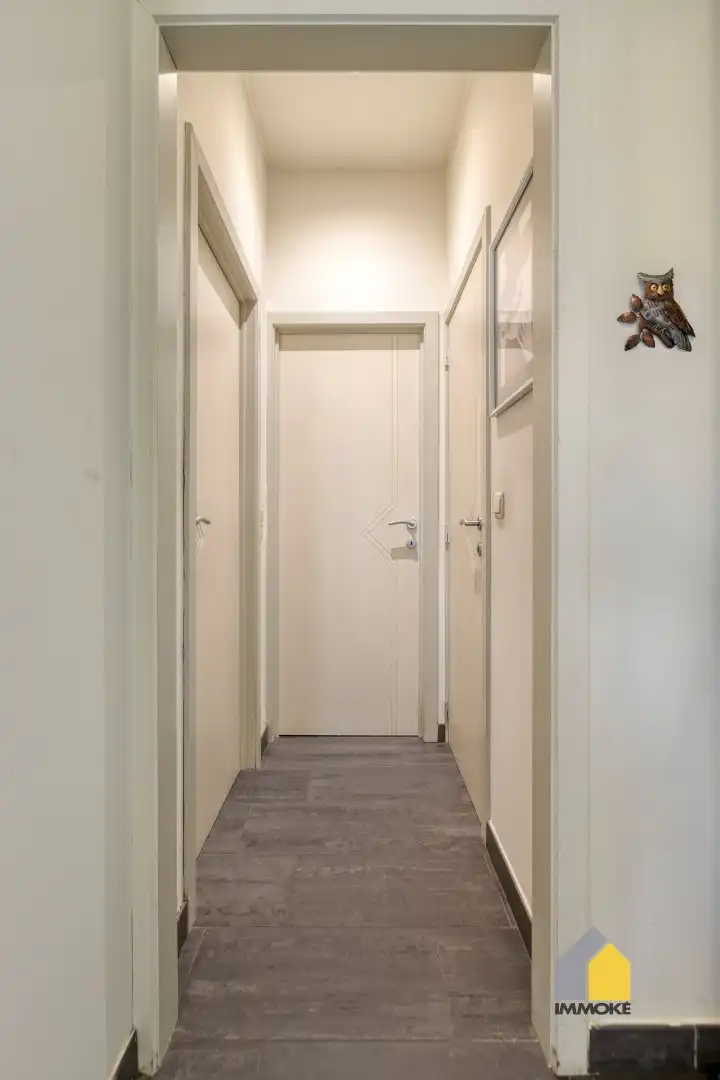 Gelijkvloers appartement (91 m²) in centrum met 1 slpk en parking. foto 7